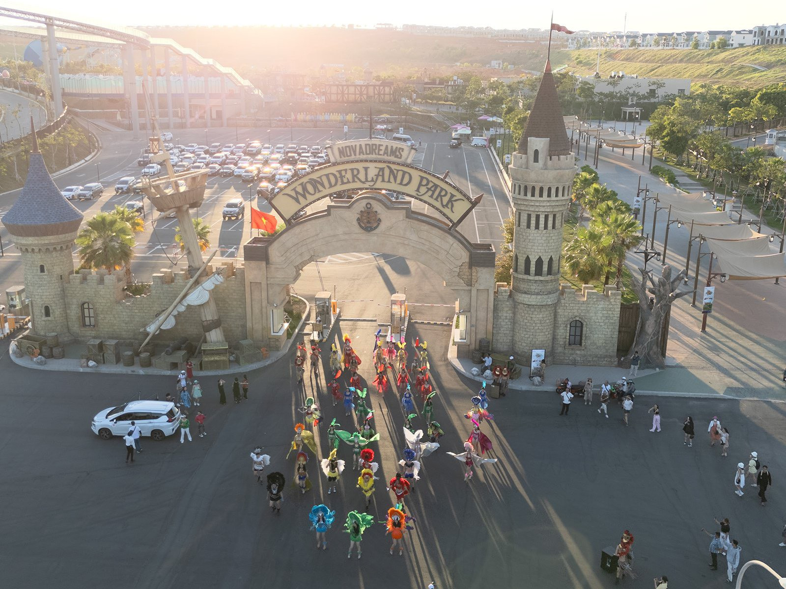 Lễ hội Carnival tại Khu đô thị kinh tế du lịch biển và giải trí NovaWorld Phan Thiết (xã Tiến Thành).