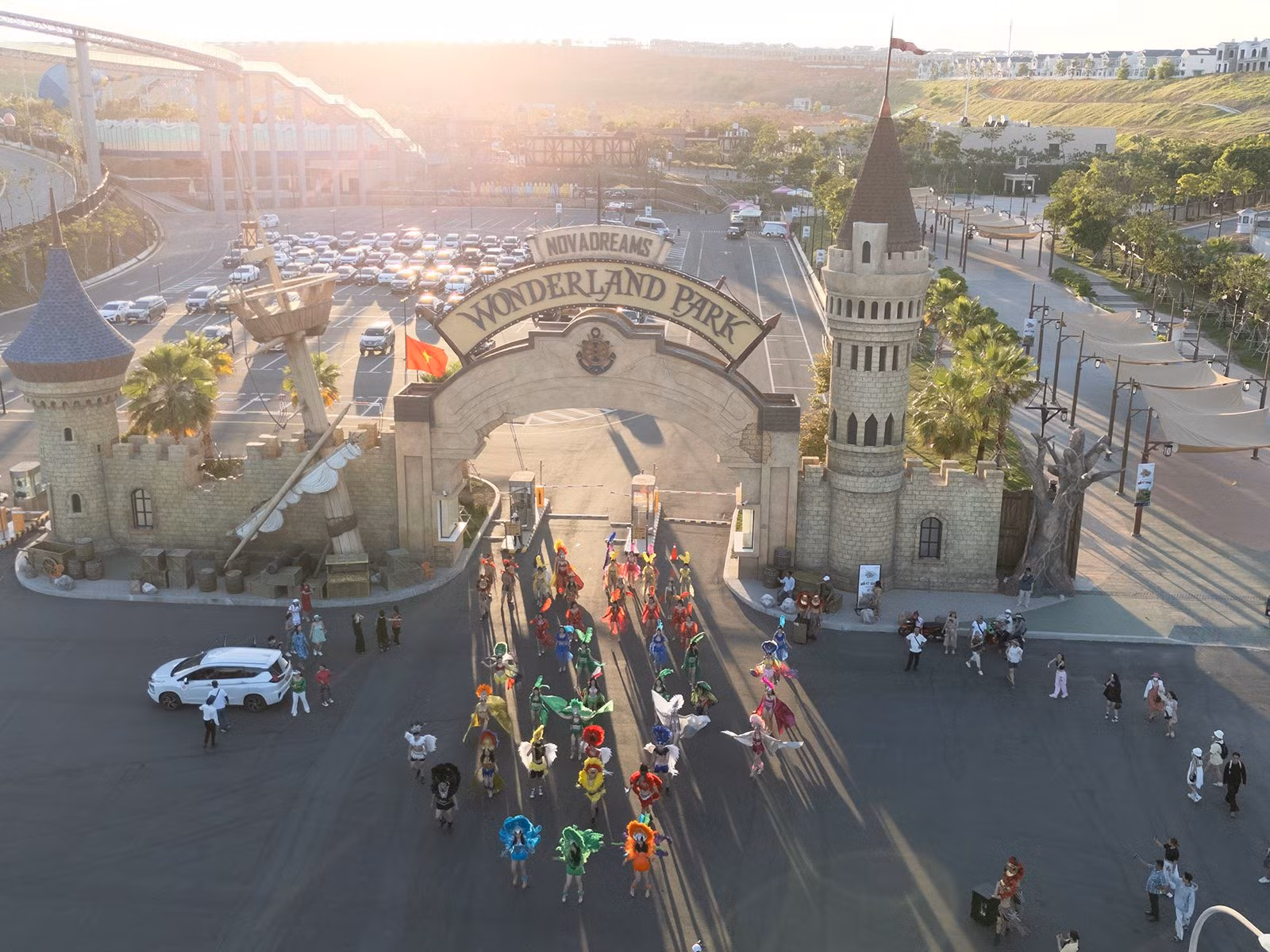 Lễ hội Carnival tại Khu đô thị kinh tế du lịch biển và giải trí NovaWorld Phan Thiết (xã Tiến Thành).