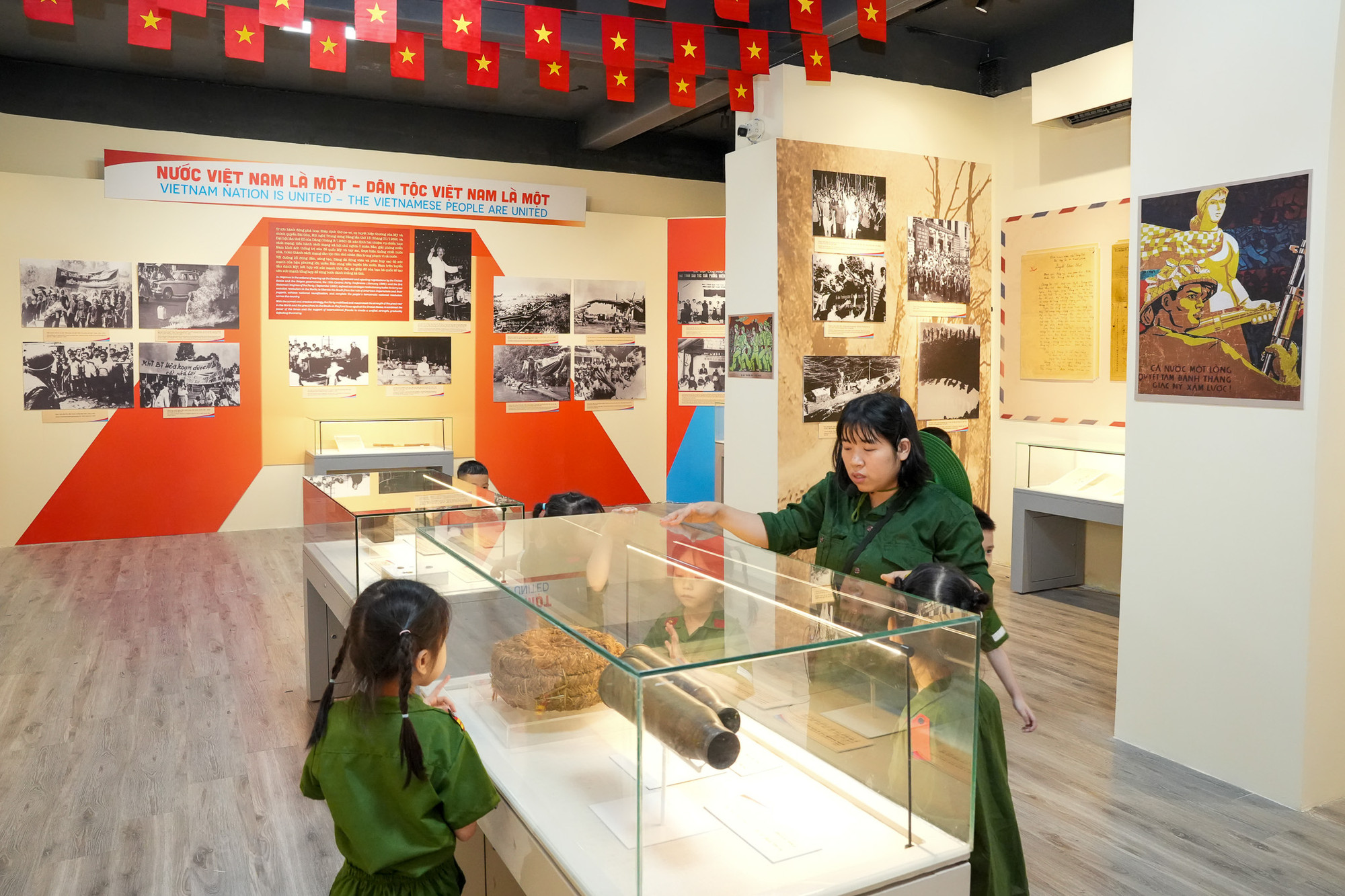 Khu trưng bày Nước Việt Nam là một-Dân tộc Việt Nam là một. Khu trưng bày Nước Việt Nam là một-Dân tộc Việt Nam là một.