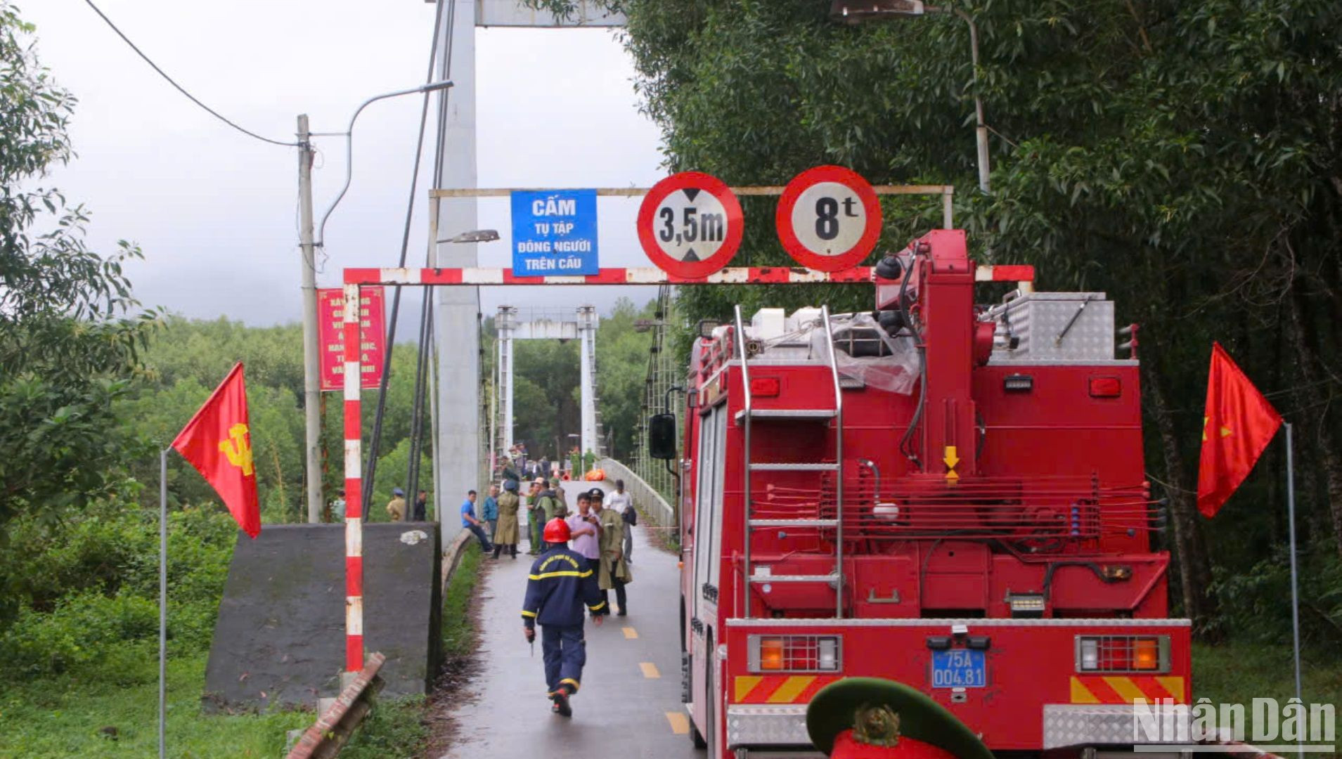 Ngay khi xảy ra sự việc, lực lượng chức năng tỉnh Thừa Thiên Huế có mặt triển khai công tác tìm kiếm, cứu hộ cứu nạn.