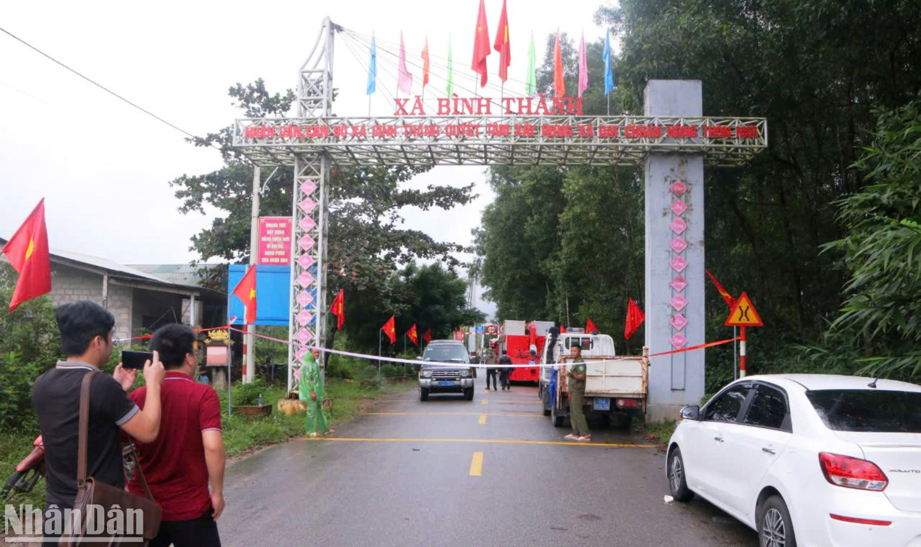 Sáng 21/11, Ban An toàn giao thông tỉnh Thừa Thiên Huế thông tin nhanh về vụ tai nạn xảy ra tại cầu Bình Thành, thị xã Hương Trà.