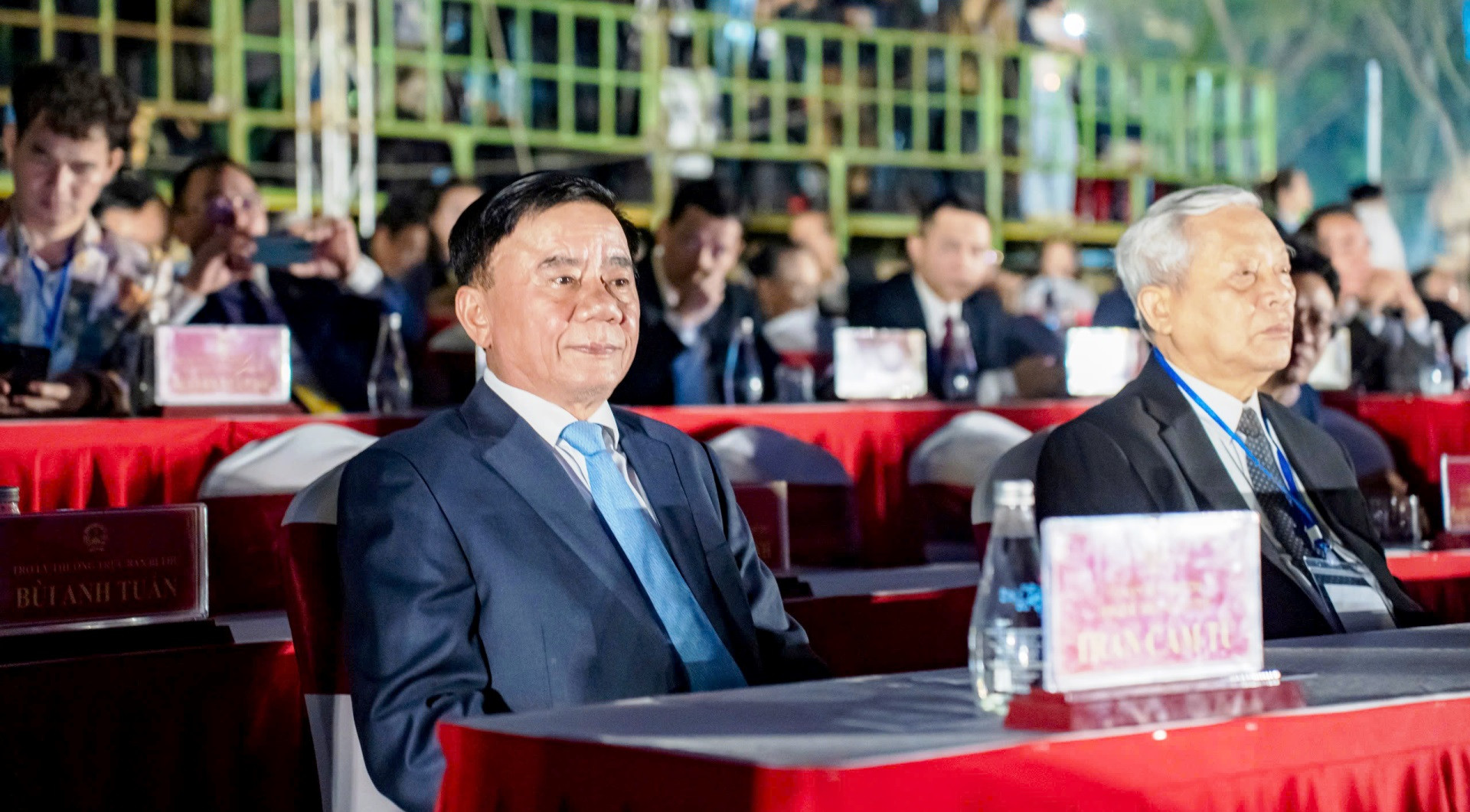 Đến dự chương trình có đồng chí Trần Cẩm Tú, Ủy viên Bộ Chính trị, Thường trực Ban Bí thư Trung ương Đảng cùng lãnh đạo Chính phủ, các Bộ, ban ngành Trung ương và các tỉnh, thành phố trong nước.