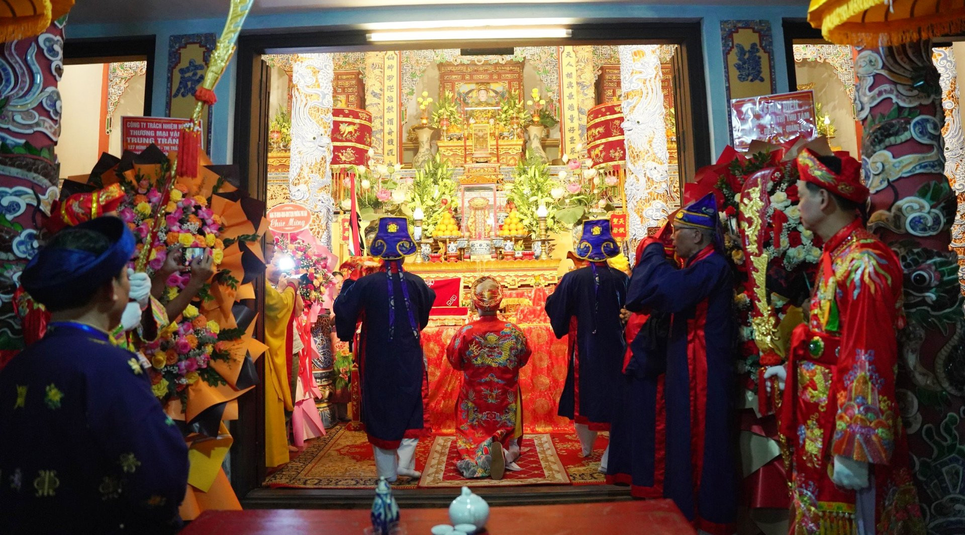 Từ sáng sớm, Ban tổ chức tiến hành lễ cáo tại Thánh đường Thiên Tiên Thánh giáo.