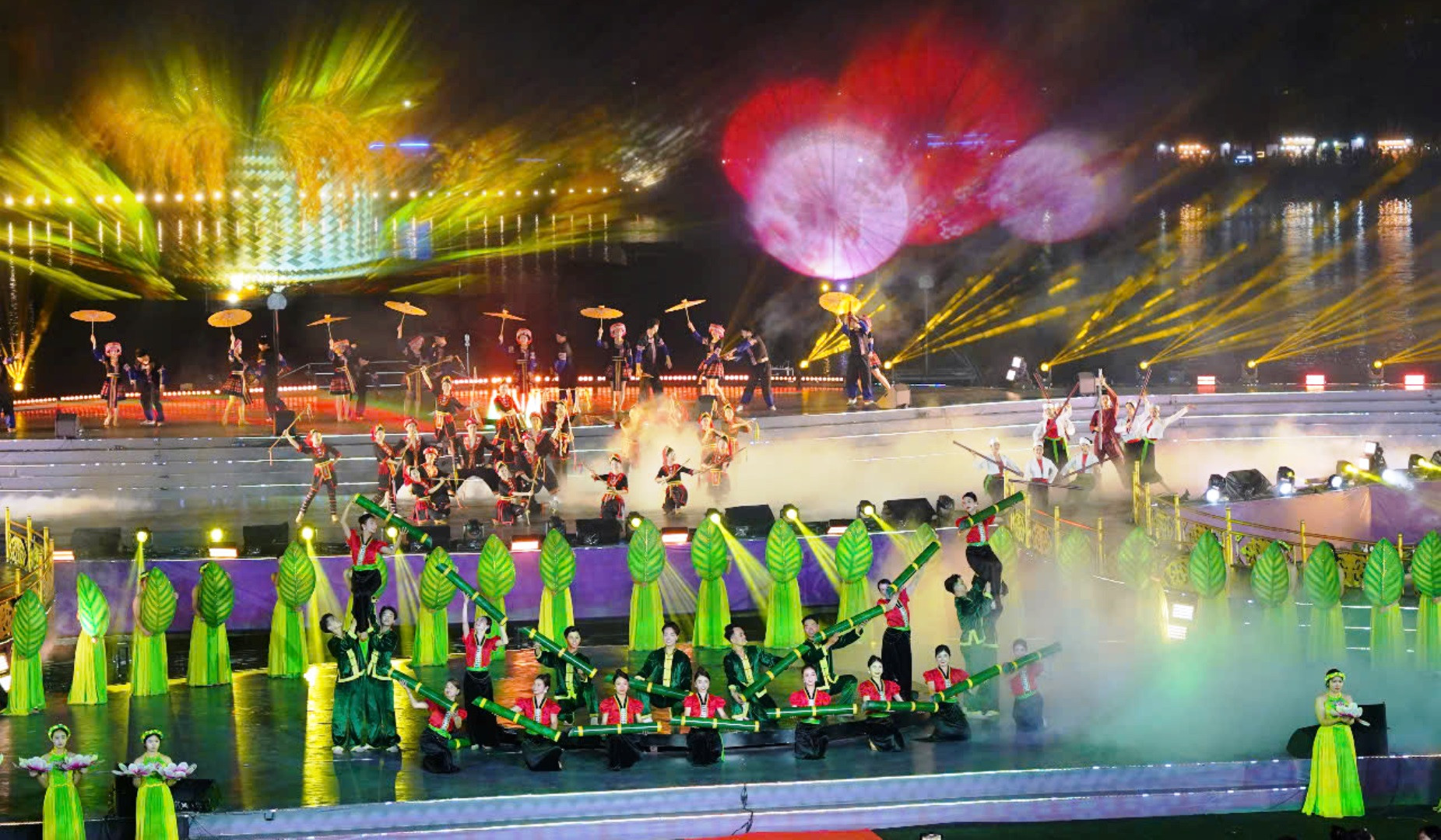 Đây là chương trình nghệ thuật đặc sắc, sẽ được dàn dựng hoành tráng, có chất lượng nghệ thuật cao, với sự tham gia kết hợp biểu diễn của các đoàn nghệ thuật quốc tế đến từ Trung Quốc, Hàn Quốc, Nhật Bản.