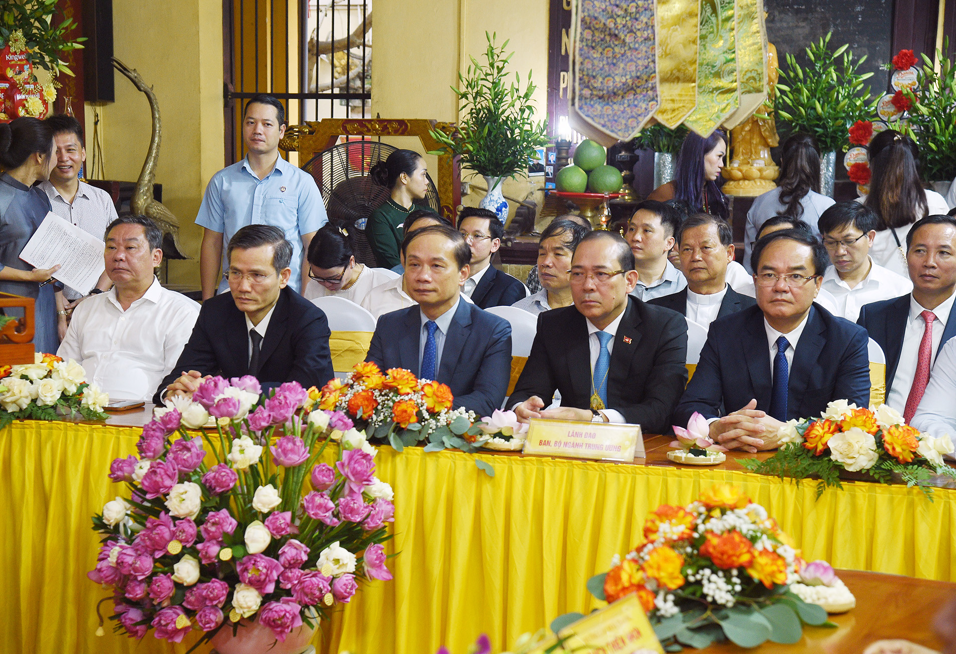 Đại diện lãnh đạo các bộ, ban, ngành tham dự buổi lễ.