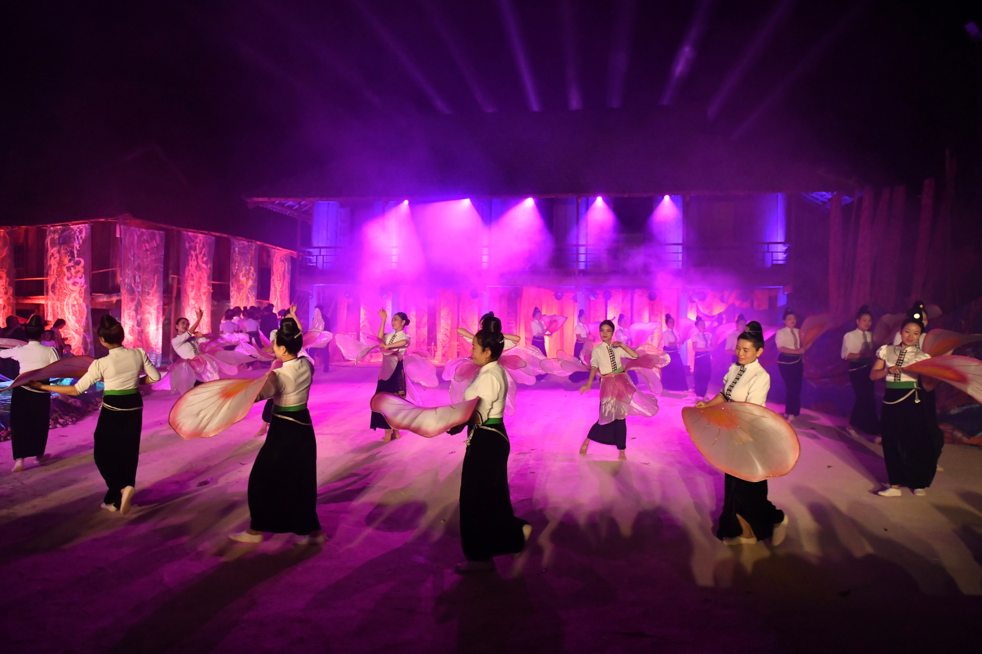 [Ảnh] Hấp dẫn show diễn thực cảnh "Huyền tích U-Va" ảnh 6