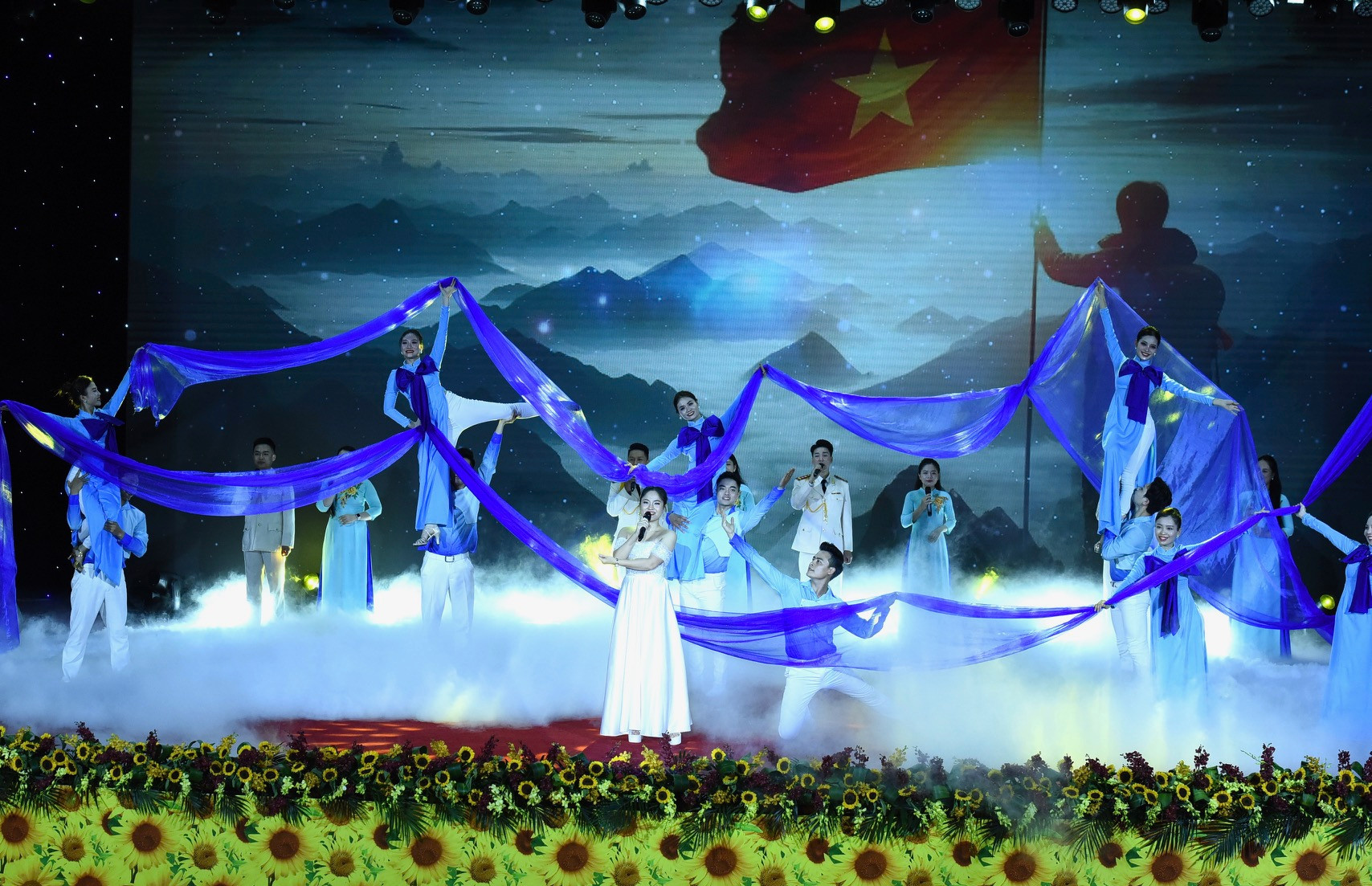 [Ảnh] Thủ tướng Phạm Minh Chính dự Hội nghị công bố Quy hoạch tỉnh Hưng Yên ảnh 2