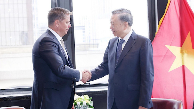 Tổng Bí thư, Chủ tịch nước Tô Lâm tiếp ông Tim Hughes, Phó Chủ tịch cấp cao của Tập đoàn SpaceX (Hoa Kỳ).