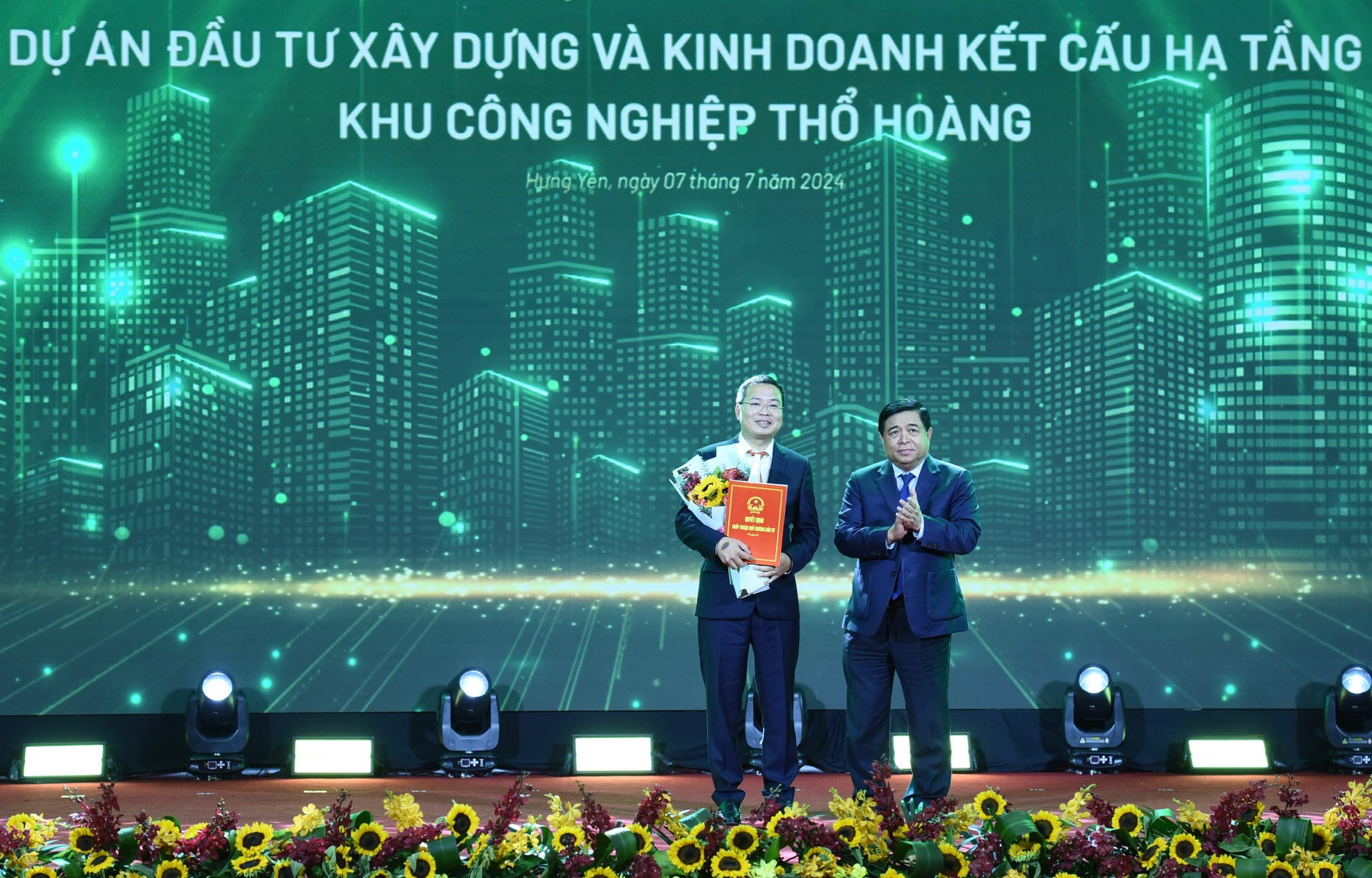 [Ảnh] Thủ tướng Phạm Minh Chính dự Hội nghị công bố Quy hoạch tỉnh Hưng Yên ảnh 7