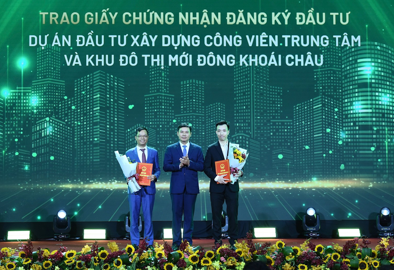 [Ảnh] Thủ tướng Phạm Minh Chính dự Hội nghị công bố Quy hoạch tỉnh Hưng Yên ảnh 8