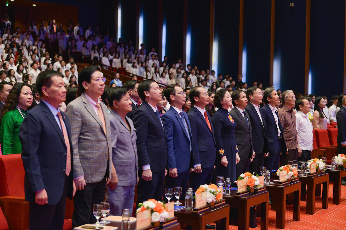 Đại biểu dự lễ khai giảng