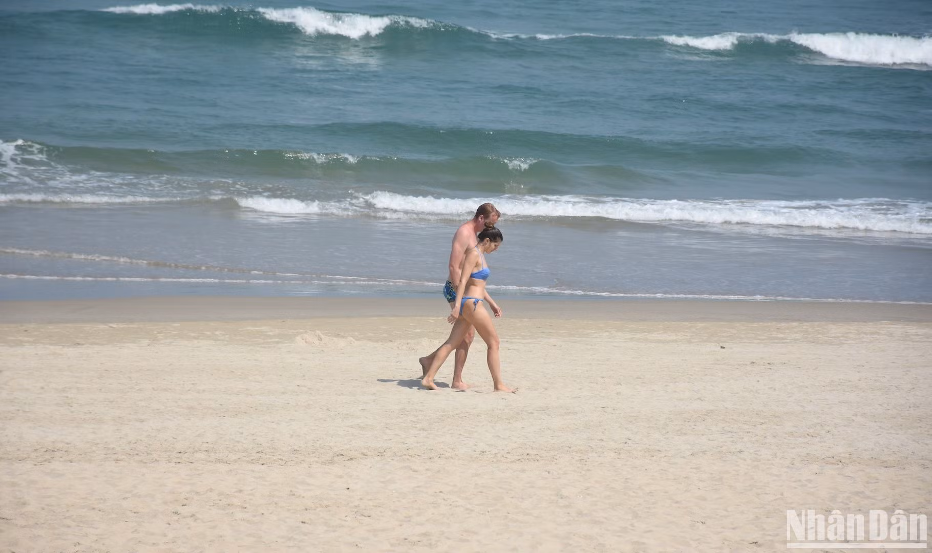 Năm 2013, bãi biển Mỹ Khê Đà Nẵng được Tạp chí kinh tế hàng đầu của Mỹ - Forbes - bình chọn là một trong sáu bãi biển quyến rũ nhất hành tinh. Ảnh: ANH ĐÀO