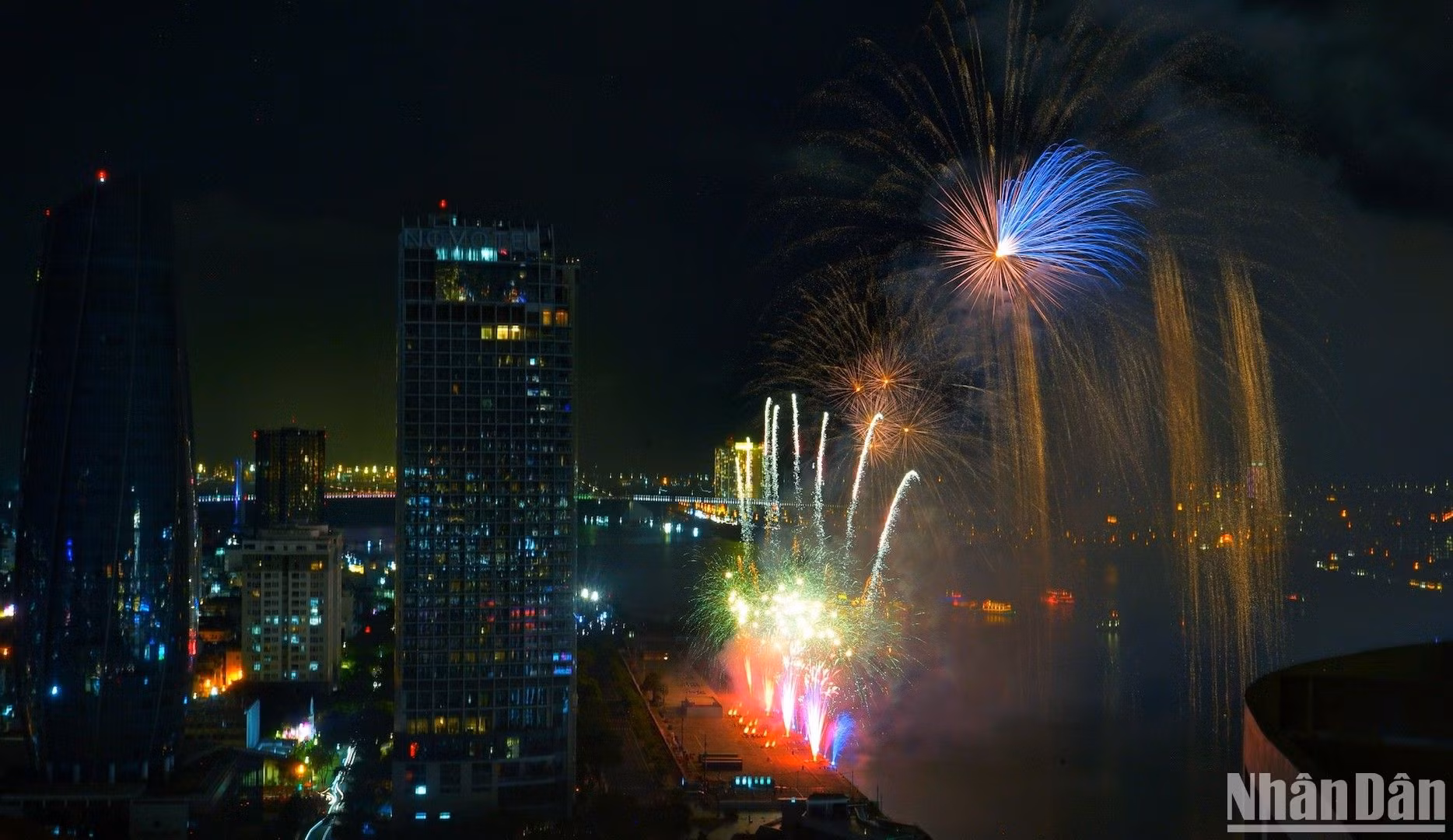 Màn trình diễn mở đầu đêm thi thứ 3 của đội Đức.