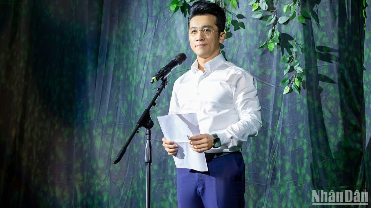 Nghệ sĩ Ưu tú Quang Hào, Giám đốc nhà hát Trưng Vương, Tổng đạo diễn chương trình. (Ảnh: ANH ĐÀO)