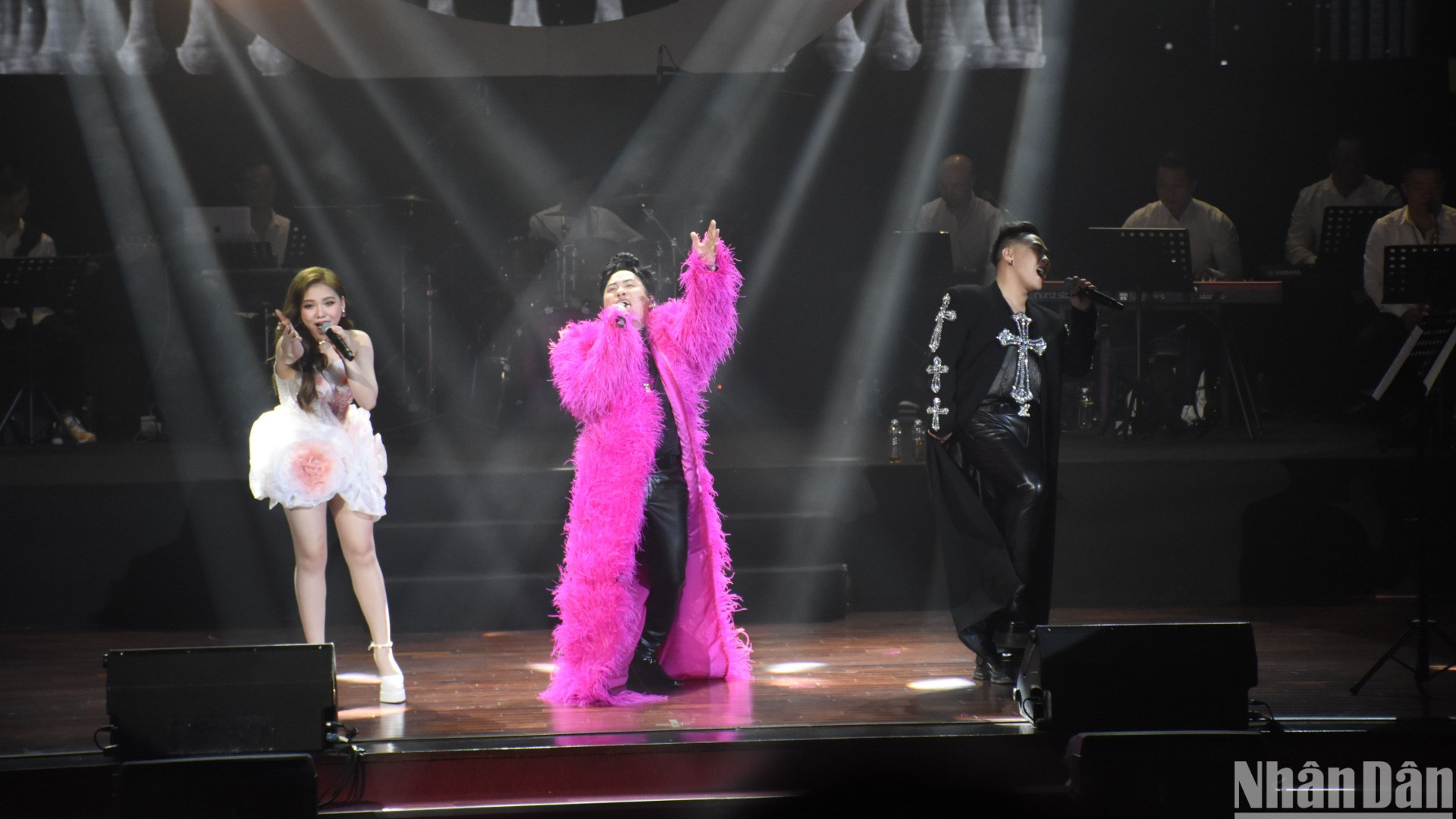 Đêm nhạc với sự tham gia của Nghệ sĩ Nhân dân Thanh Lam, ca sĩ Trung Quân Idol, Myra Trần, Bảo Ngọc. (Ảnh: ANH ĐÀO)