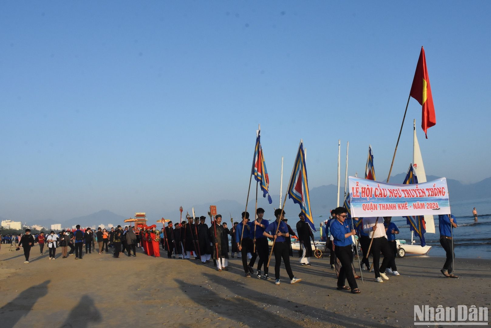 Với quận Thanh Khê, lễ hội Cầu ngư truyền thống được xem là lễ trọng lớn nhất trong năm của ngư dân vùng biển. (Ảnh: ANH ĐÀO)