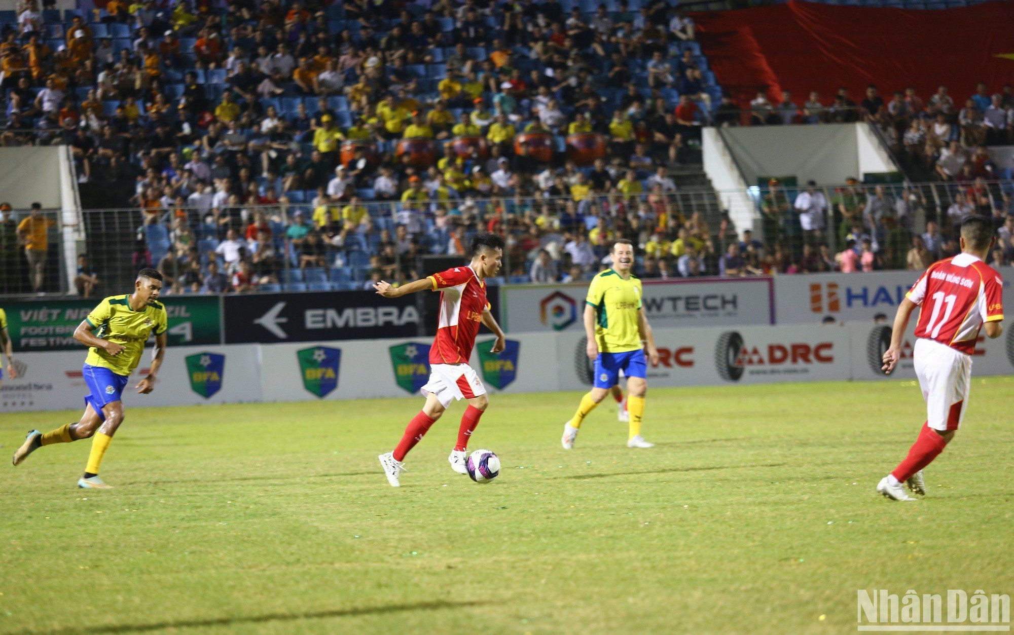 Sân vận động Hòa Xuân (Đà Nẵng) đánh dấu mốc được chào đón các cầu thủ thế hệ vàng.