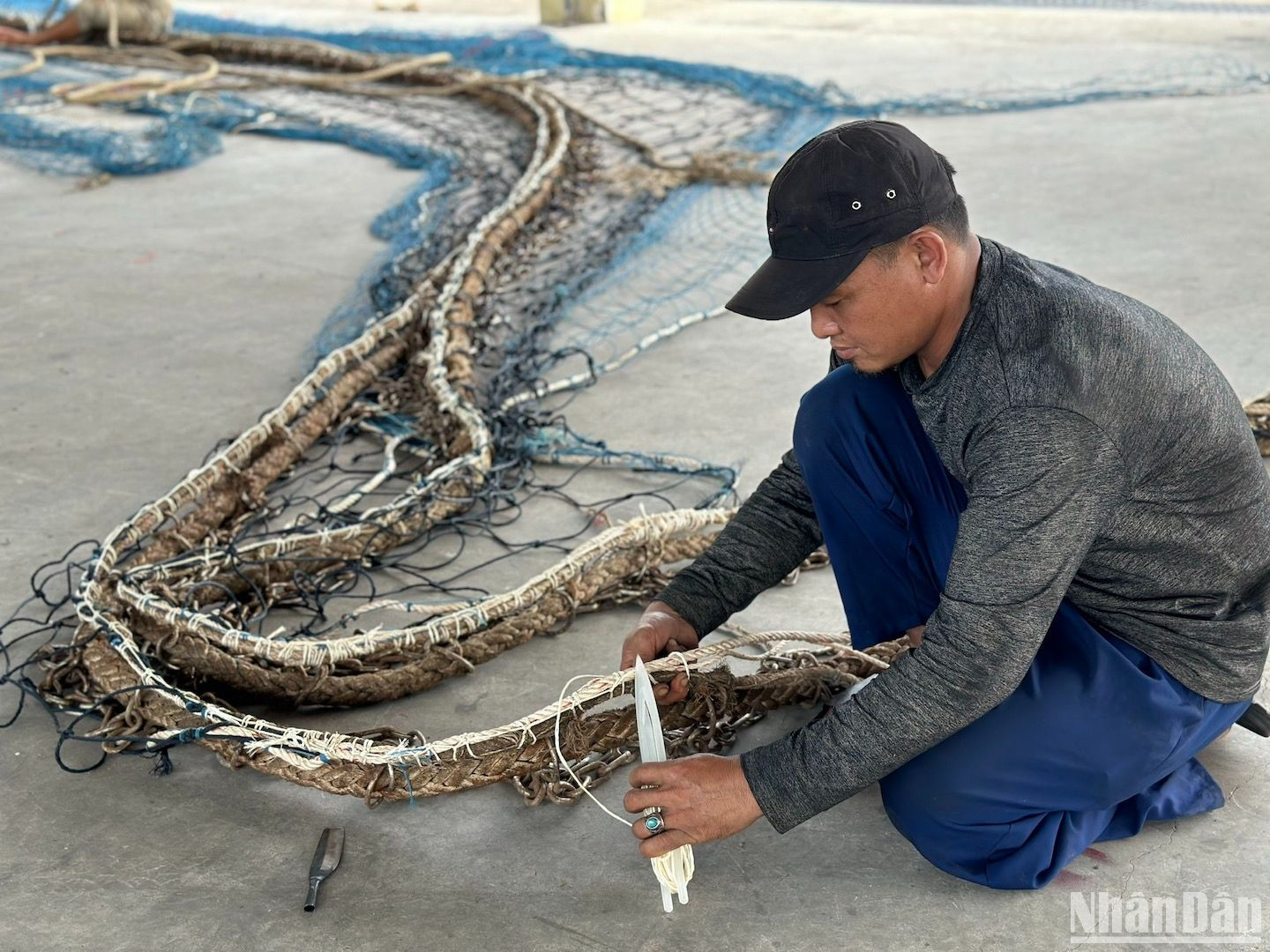 Để có được một chuyến biển an toàn, ngư lưới cụ phải được kiểm tra, chuẩn bị chu đáo, cẩn thận nhất.