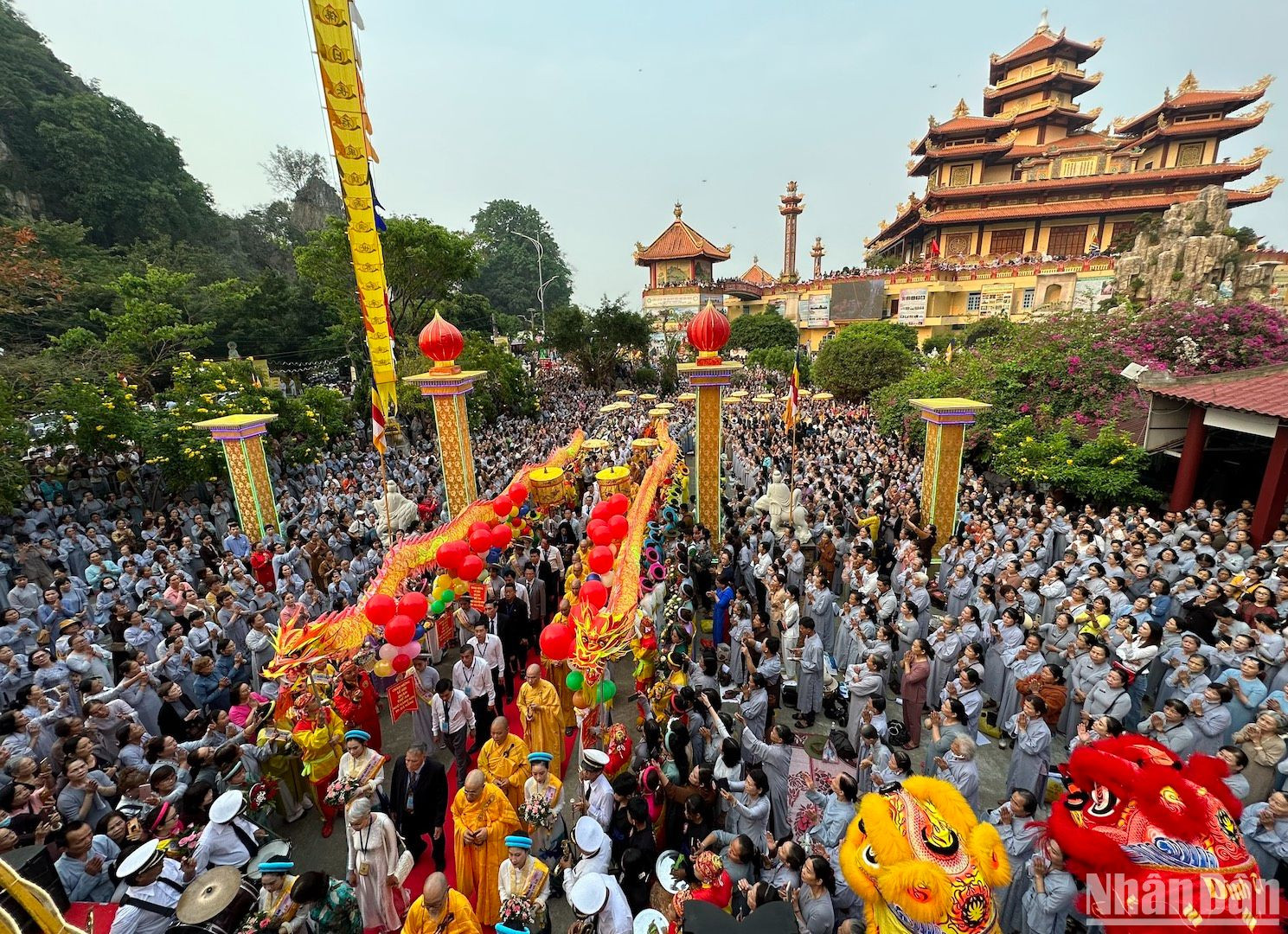 Lễ hội Quán Thế Âm Ngũ Hành Sơn mang đậm tín ngưỡng tôn giáo Phật giáo, gắn liền với di tích quốc gia đặc biệt - Di tích Danh thắng Ngũ Hành Sơn, là sự kết tinh những giá trị văn hóa Phật giáo với văn hóa truyền thống của dân tộc dân tộc Việt Nam. (Ảnh: ANH ĐÀO)