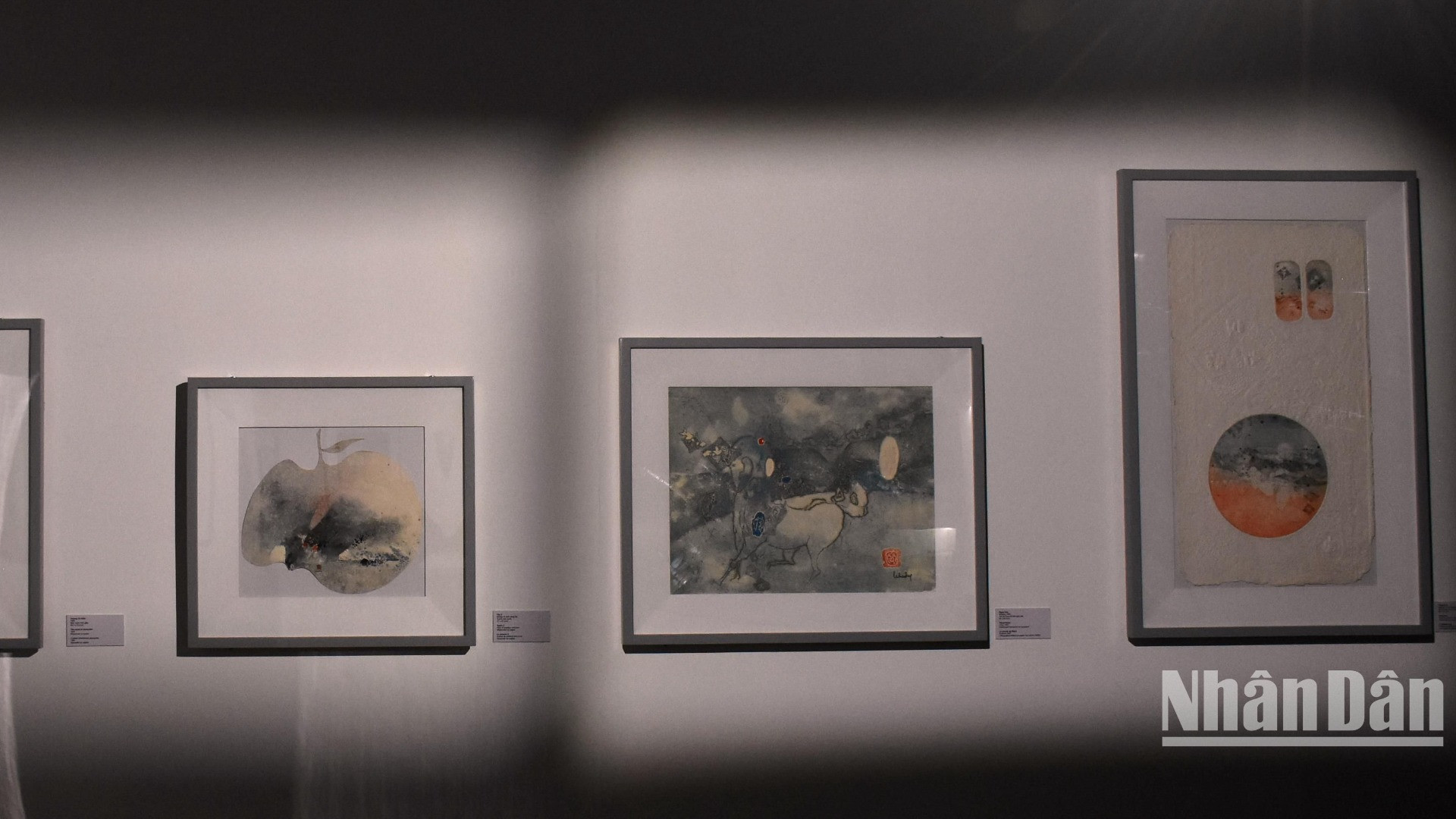 Những tác phẩm tranh để đời của họa sĩ Lê Bá Đảng. (Ảnh: ANH ĐÀO)