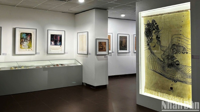 Toàn bộ tranh, hiện vật được ông bà Lê Tất Luyện-Thụy Khuê đã gìn giữ và hiến tặng bộ sưu tập quý cho Bảo tàng Mỹ thuật Đà Nẵng. (Ảnh: ANH ĐÀO)