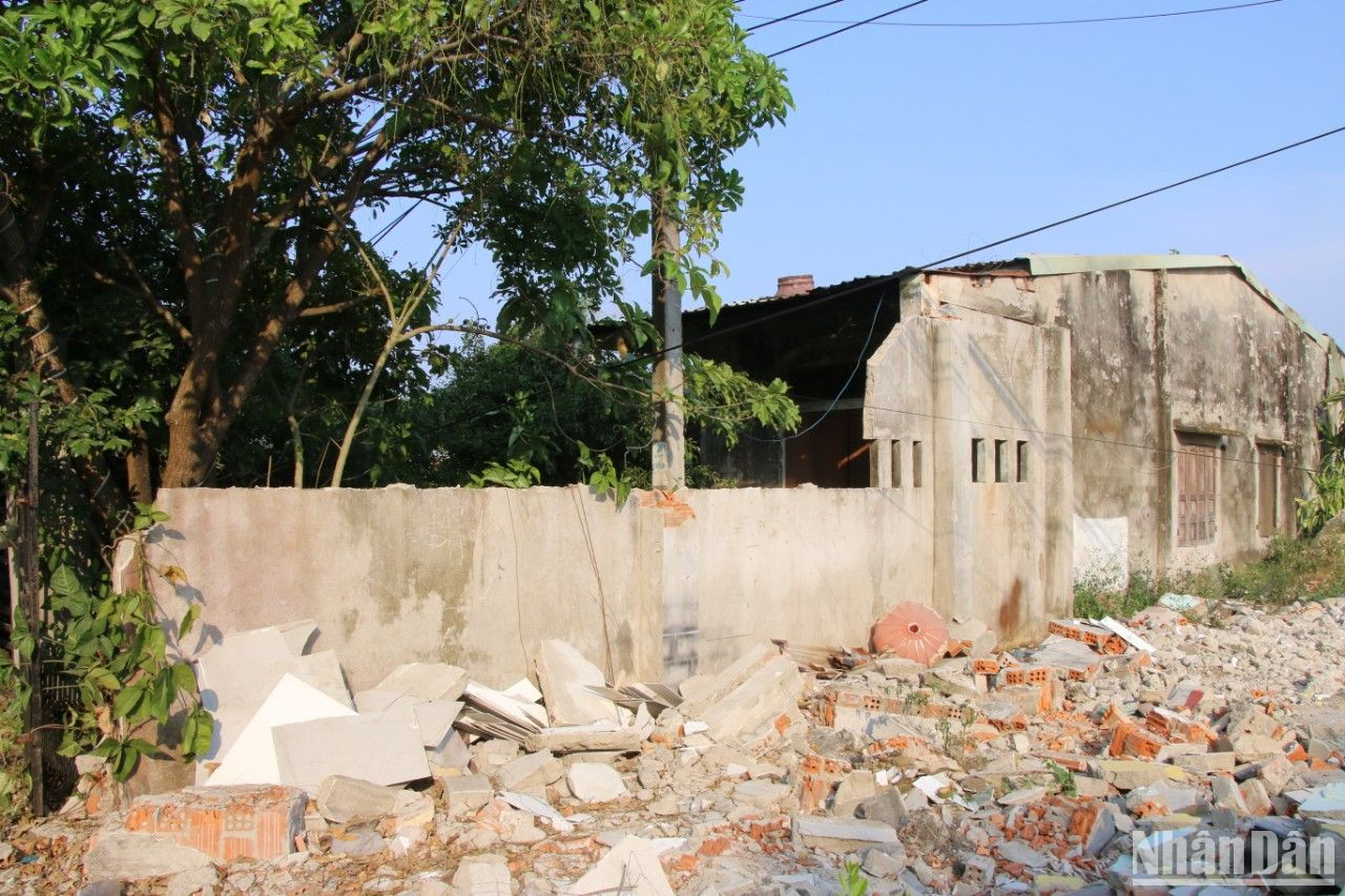 Theo chính quyền địa phương, sẽ tiếp tục vận động các hộ còn lại chấp thuận chủ trương, di dời bàn giao mặt bằng trước ngày 30/4. (Ảnh: ANH ĐÀO)