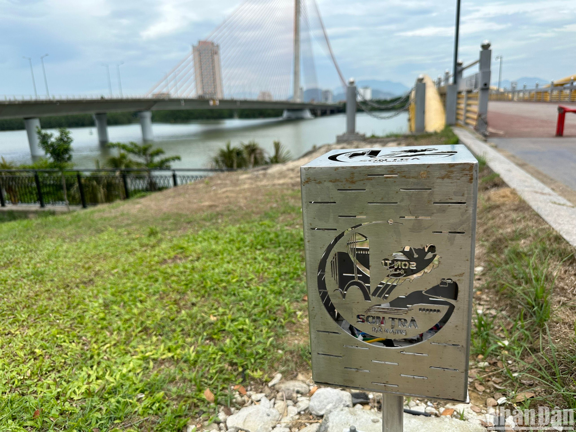 Phía quận Sơn Trà đã hoàn tất trang trí điện chiếu sáng tại khu vực này. Phía quận Sơn Trà đã hoàn tất trang trí điện chiếu sáng tại khu vực này.