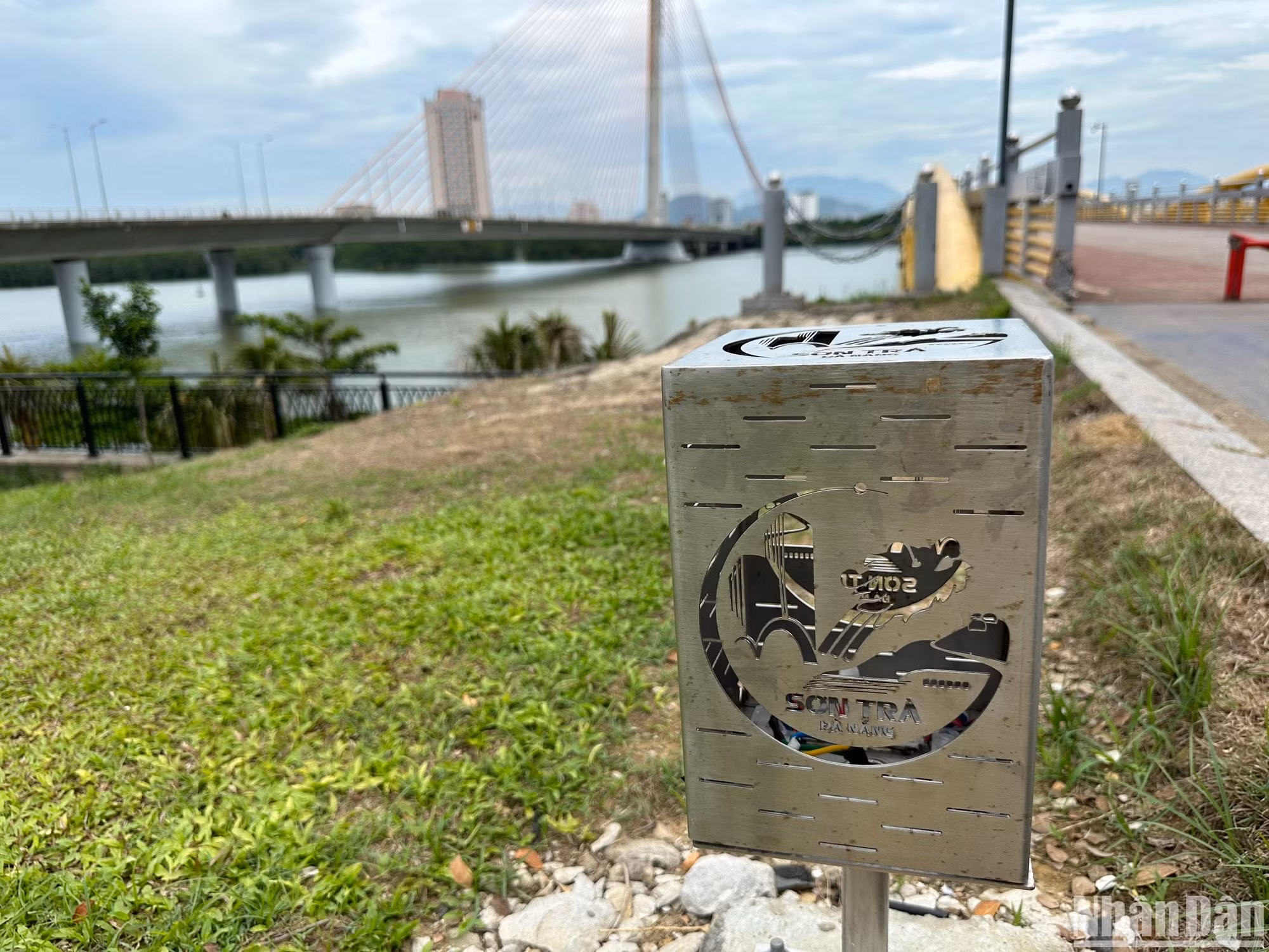 Phía quận Sơn Trà đã hoàn tất trang trí điện chiếu sáng tại khu vực này.