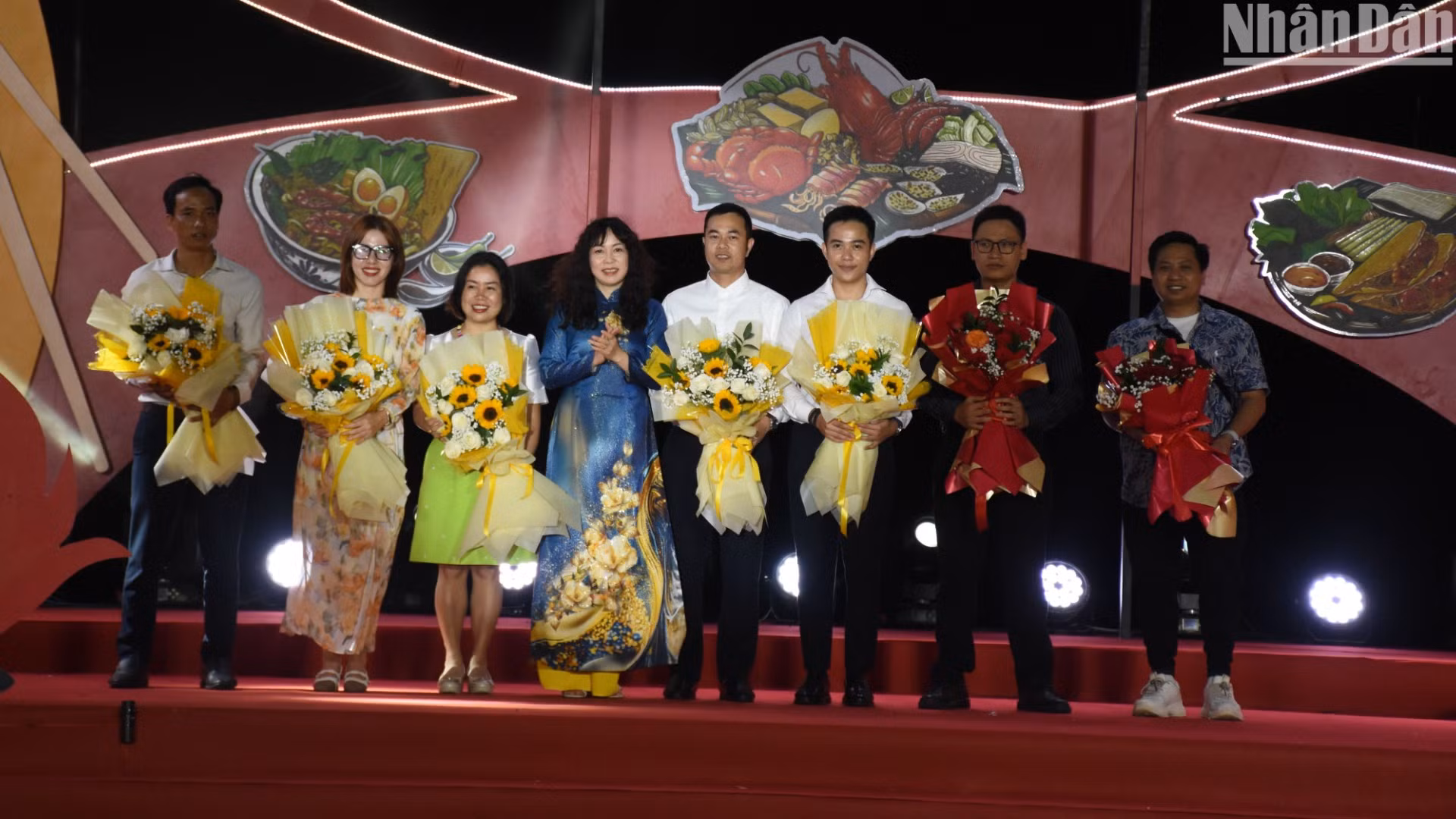 Ngành du lịch Đà Nẵng cảm ơn các đơn vị doanh nghiệp đồng hành cùng thành phố trong tổ chức Lễ hội Đà Nẵng Food Tour 2025. (Ảnh: ANH ĐÀO)