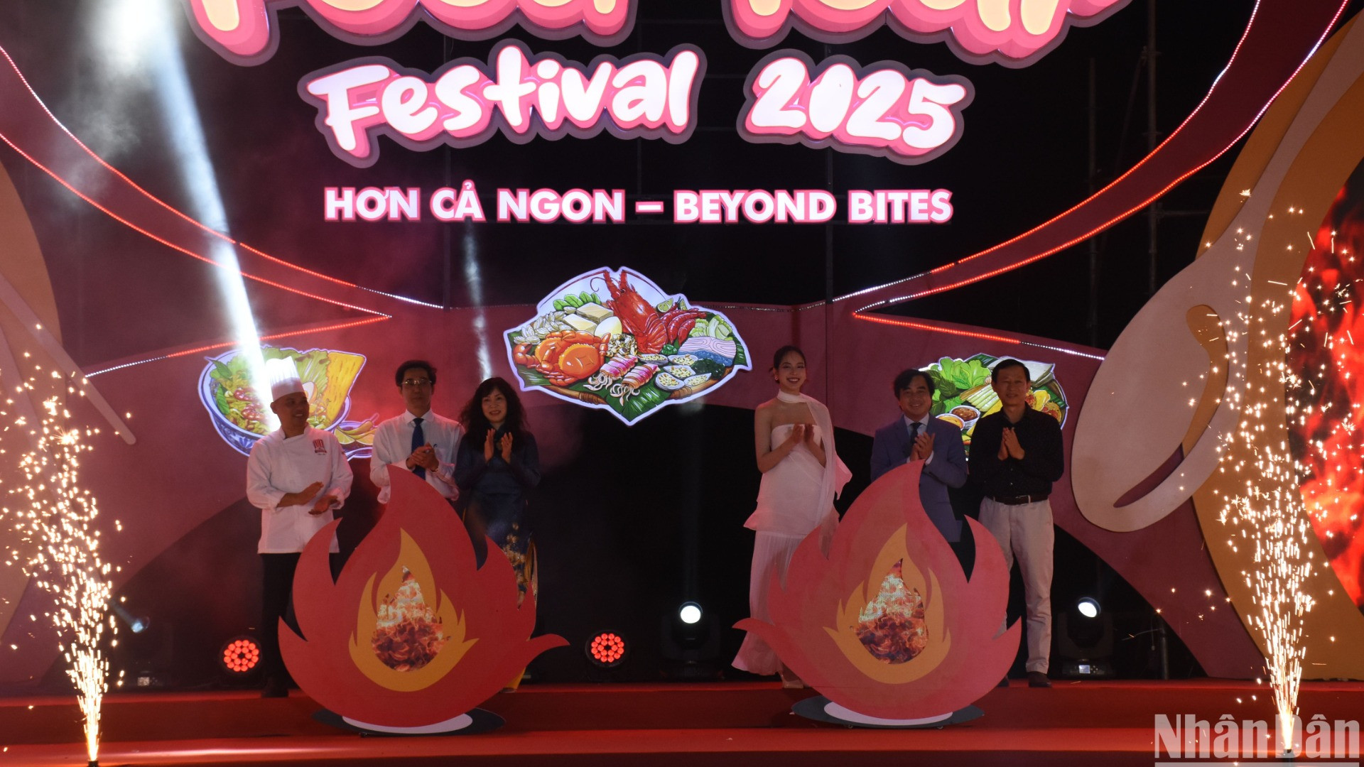 Đà Nẵng chính thức khai mạc Lễ hội Đà Nẵng Food Tour 2025 - sự kiện là hoạt động chính của ngành du lịch Đà Nẵng chào mừng Kỷ niệm 95 năm Ngày thành lập Đảng bộ thành phố và 50 năm Ngày Giải phóng Đà Nẵng (29/3/1975-29/3/2025). (Ảnh: ANH ĐÀO)