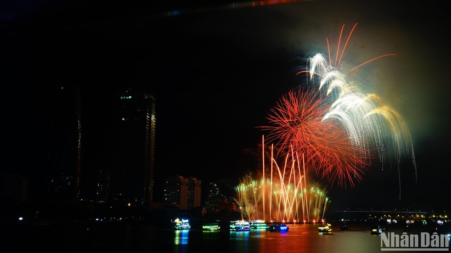 Lễ hội pháo hoa quốc tế Đà Nẵng năm 2024 khép lại sau gần hai tháng tổ chức với sự chuyên nghiệp, đẳng cấp và bảo đảm an toàn tuyệt đối trong suốt thời gian diễn ra sự kiện. (Ảnh ANH ĐÀO)