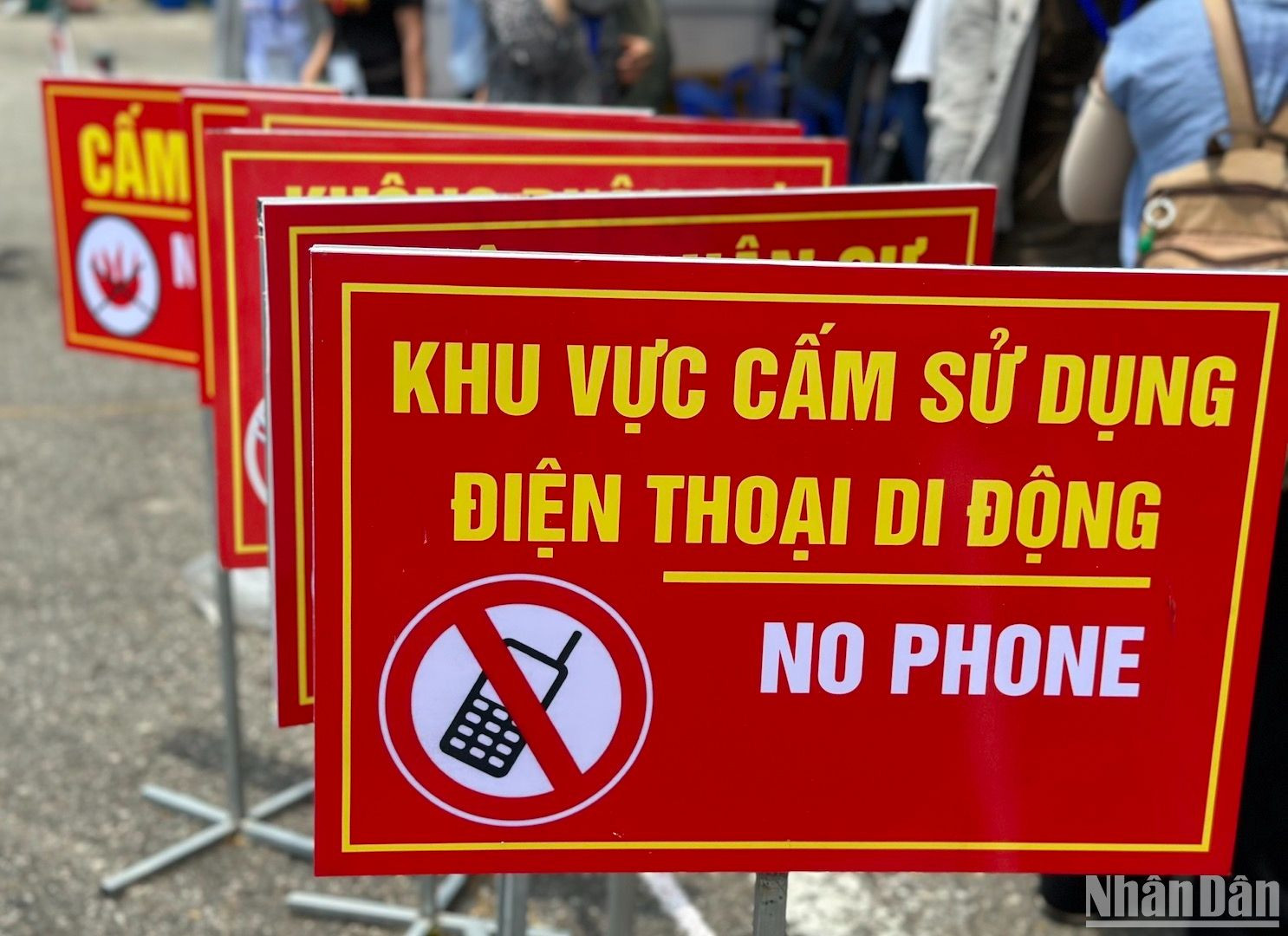 Chỉ những người làm nhiệm vụ mới được vào khu vực này. (Ảnh ANH ĐÀO)