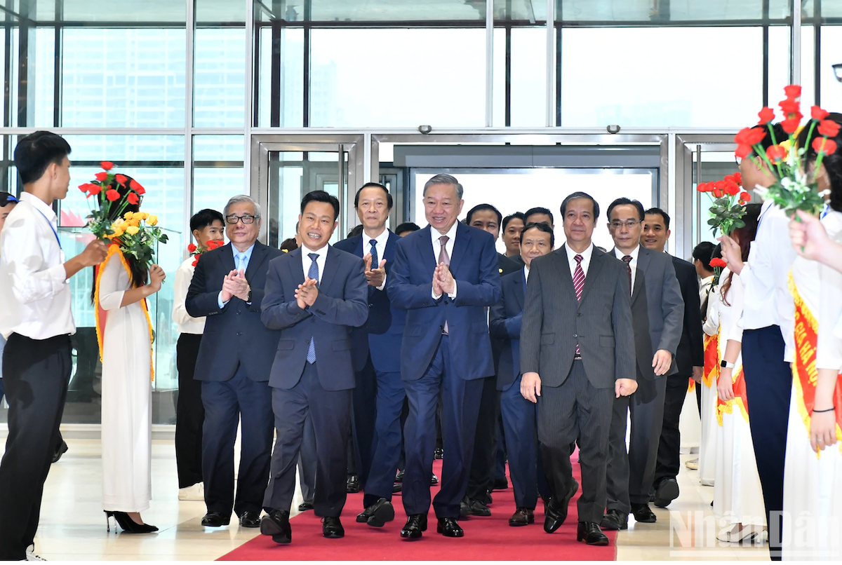 Tổng Bí thư Tô Lâm gặp mặt đại diện nhà giáo, cán bộ quản lý giáo dục nhân ngày Nhà giáo Việt Nam 20/11 (Ảnh: ĐĂNG KHOA)