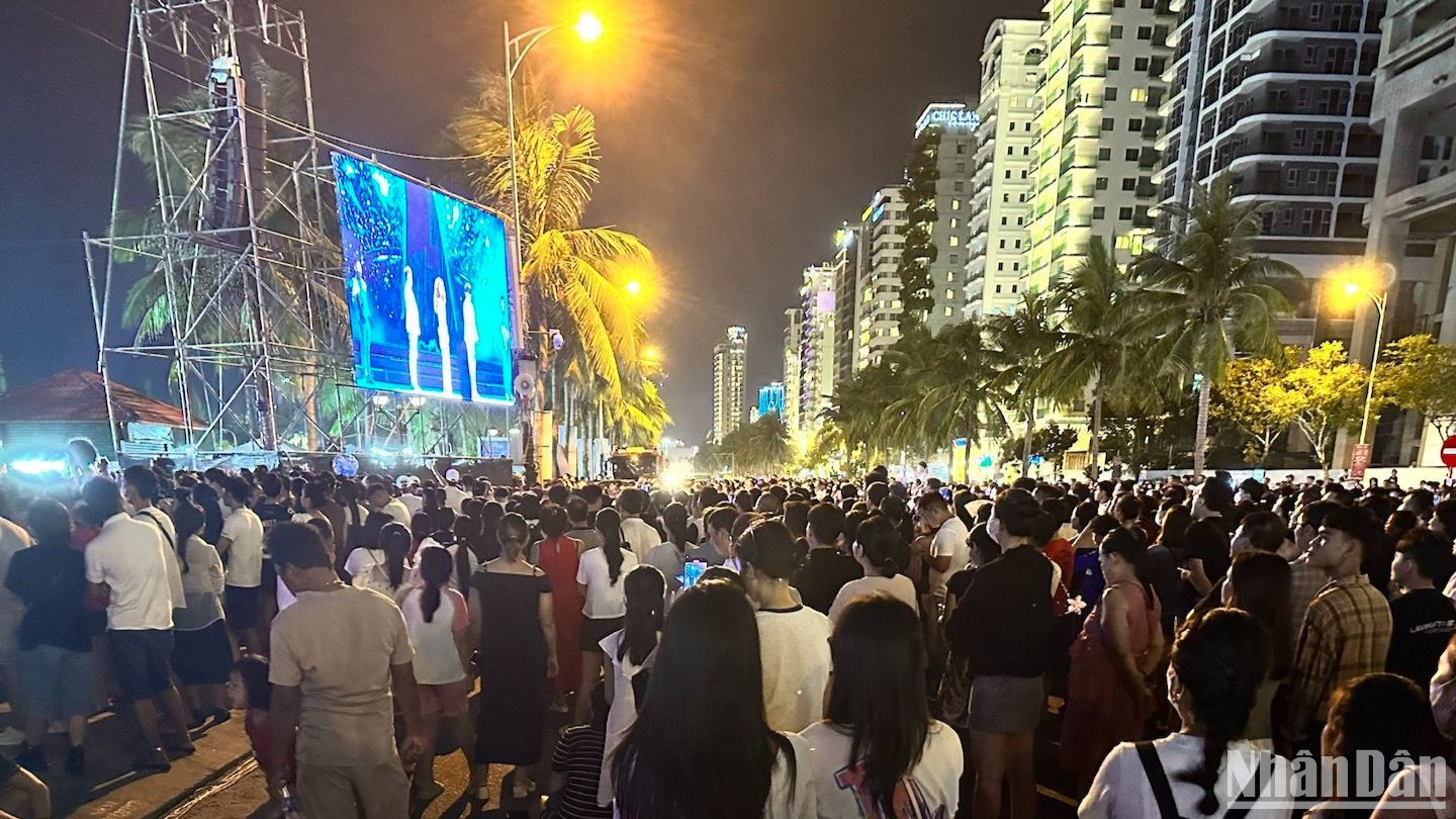 Giới trẻ đến với Lễ hội Tận hưởng Đà Nẵng 2024. (Ảnh: ANH ĐÀO) Giới trẻ đến với Lễ hội Tận hưởng Đà Nẵng 2024. (Ảnh: ANH ĐÀO)