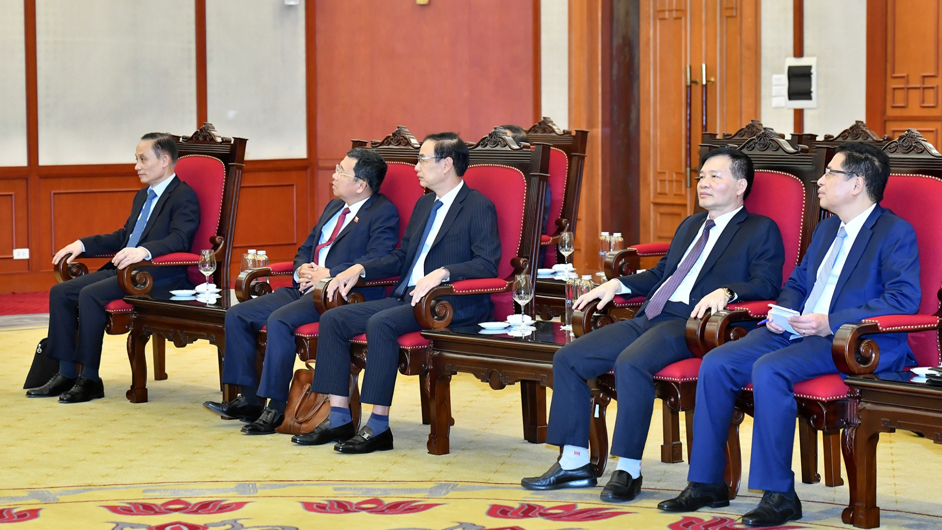 Đoàn đại biểu Việt Nam tại buổi tiếp.