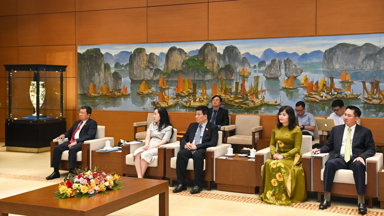 Các đại biểu Việt Nam dự cuộc tiếp.