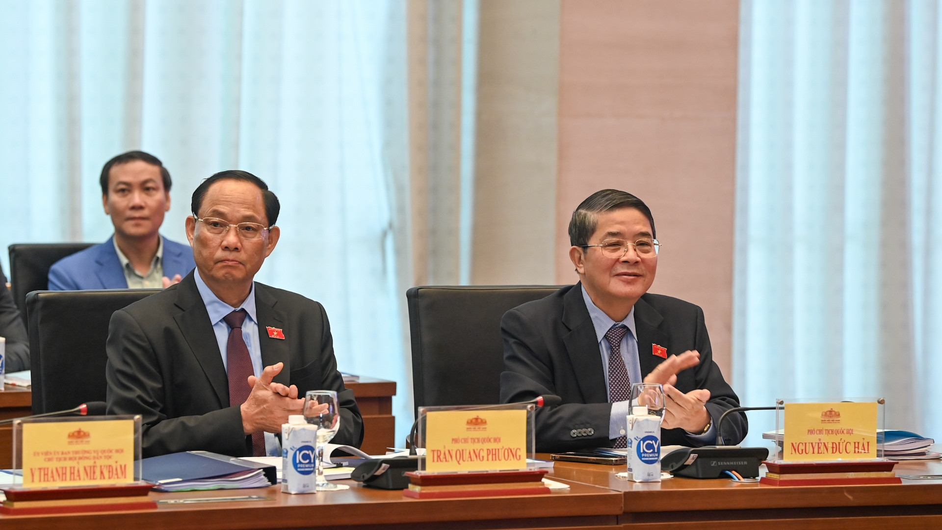 Phó Chủ tịch Quốc hội Nguyễn Đức Hải, Phó Chủ tịch Quốc hội Trần Quang Phương và các đại biểu dự Hội nghị.