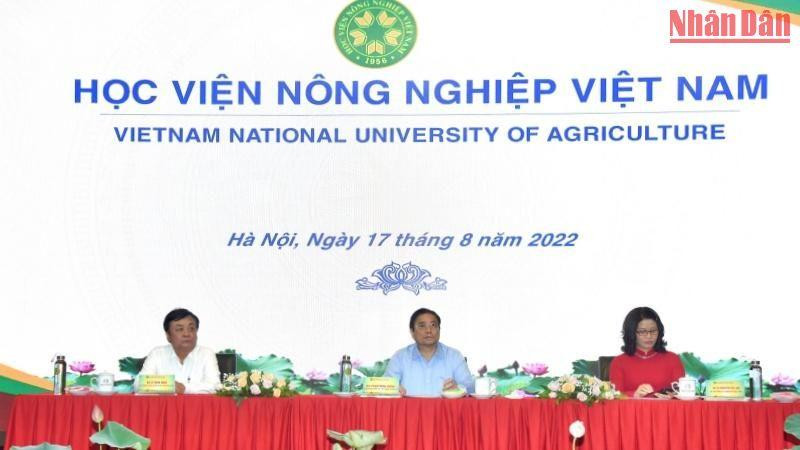 Thủ tướng Phạm Minh Chính làm việc với cán bộ chủ chốt, các nhà khoa học của học viện.