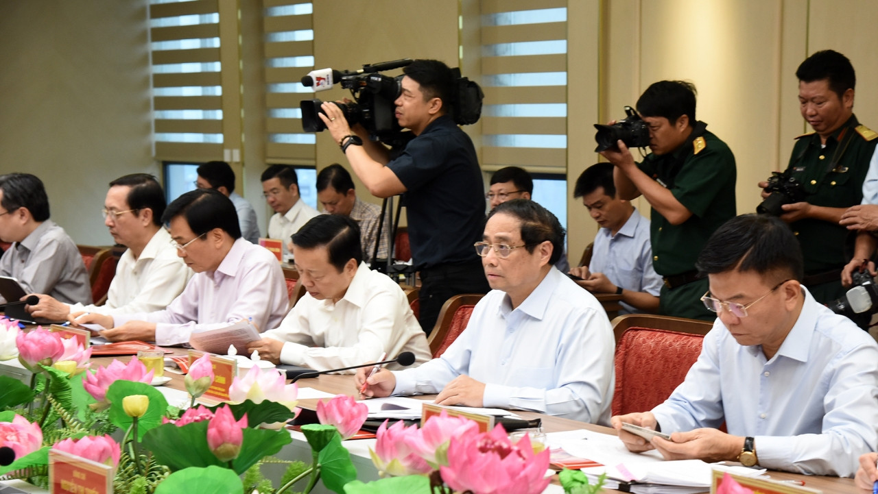 Thủ tướng Phạm Minh Chính và Đoàn công tác làm việc với Ban Thường vụ Thành ủy Hà Nội. Thủ tướng Phạm Minh Chính và Đoàn công tác làm việc với Ban Thường vụ Thành ủy Hà Nội.