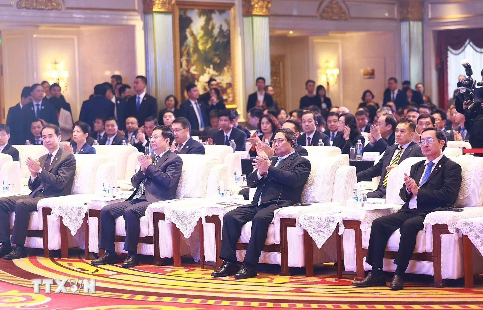 Thủ tướng Phạm Minh Chính dự Tọa đàm doanh nghiệp Việt Nam-Trung Quốc. (Ảnh: Dương Giang/TTXVN)