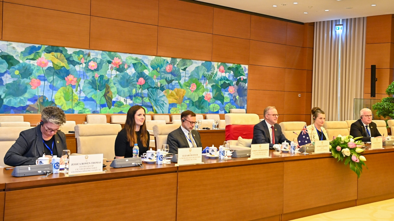 Thủ tướng Australia Anthony Albanese và các quan chức tháp tùng Thủ tướng Australia dự buổi tiếp.