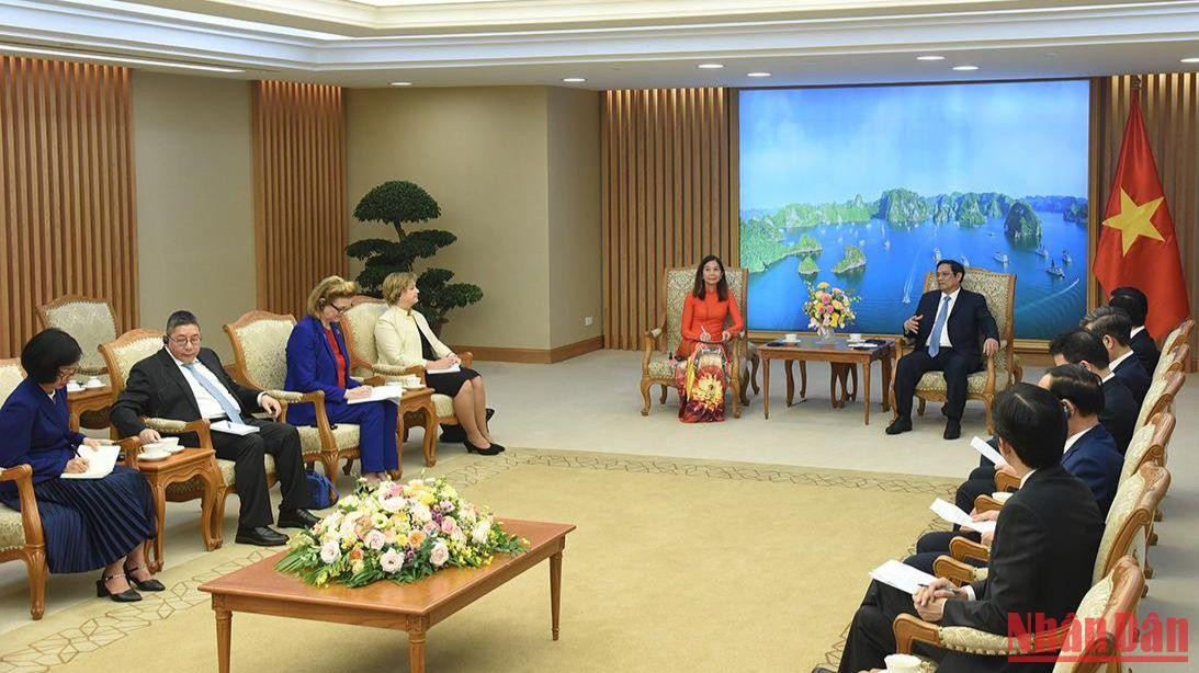 Quang cảnh buổi tiếp. Quang cảnh buổi tiếp.