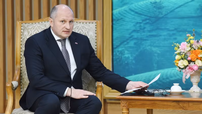 Ông Alexander Kurenkov, Bộ trưởng Bộ Tình trạng khẩn cấp Liên bang Nga phát biểu tại buổi tiếp.