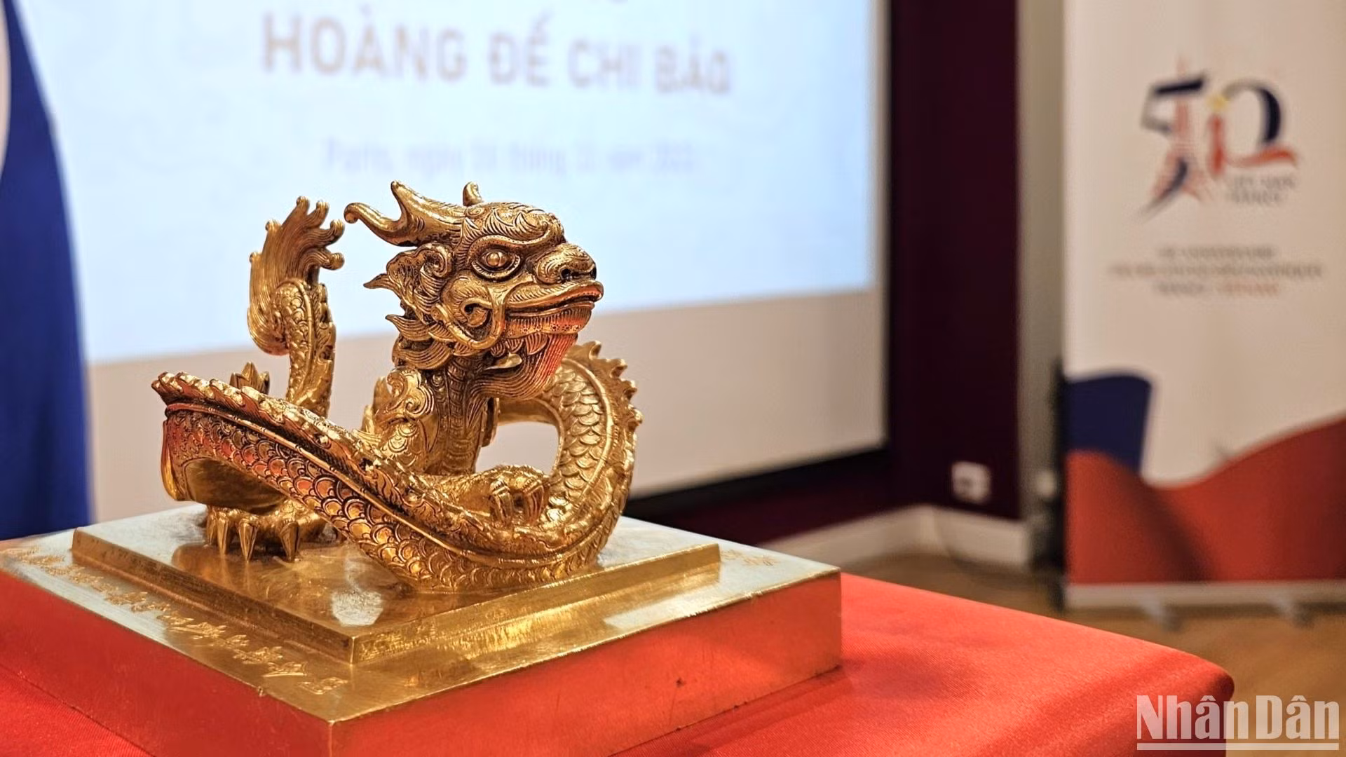 Lễ chuyển giao ấn vàng “Hoàng đế chi bảo” cho phía Việt Nam diễn ra trên tinh thần đồng thuận, thấu hiểu và mối quan hệ hợp tác hữu nghị giữa Việt Nam và Pháp. (Ảnh: MINH DUY)