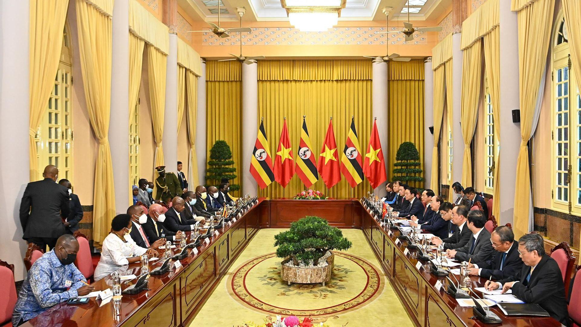 Quang cảnh buổi hội đàm giữa Chủ tịch nước Nguyễn Xuân Phúc và Tổng thống Uganda Yoweri Kaguta Museveni.