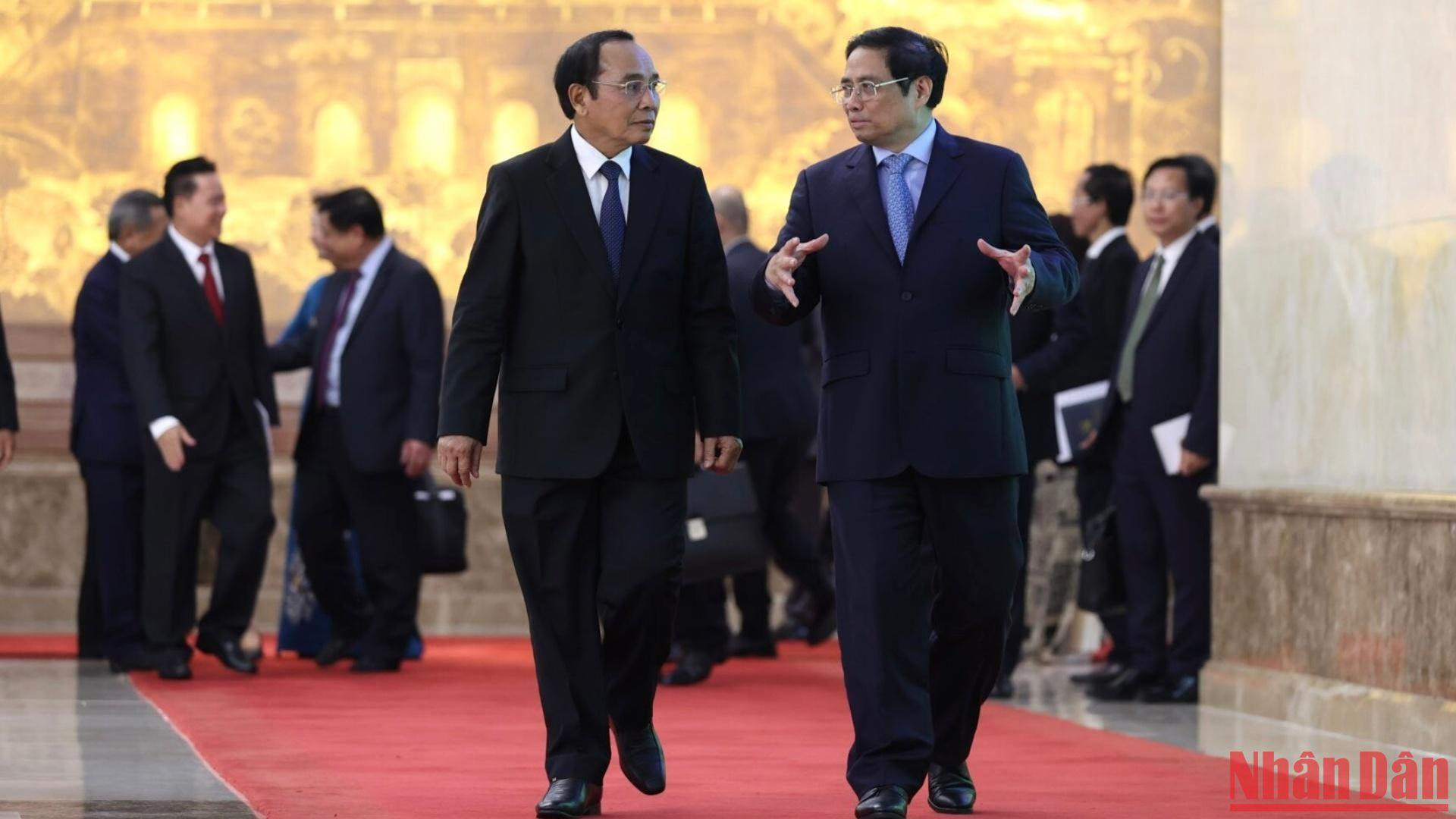 Thủ tướng Phạm Minh Chính với Thường trực Ban Bí thư, Phó Chủ tịch nước Lào Bounthong Chitmany. (Ảnh: Trần Hải)