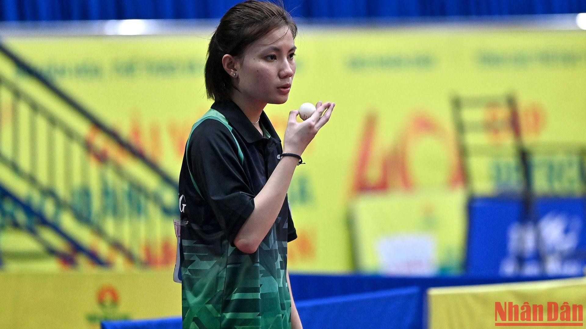 Nét duyên dáng bên bàn bóng của Hoa khôi bóng bàn năm 2022 Phan Khởi Quyên. (Ảnh: Duy Linh)