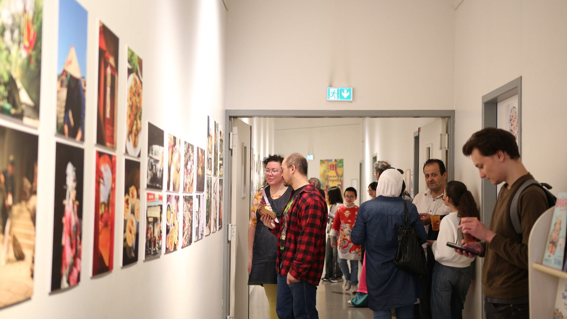 Triển lãm ảnh về đất nước, con người Việt Nam để lại nhiều cảm xúc ấn tượng cho quan khách tham dự “Tuần lễ Việt Nam tại Nantes”.