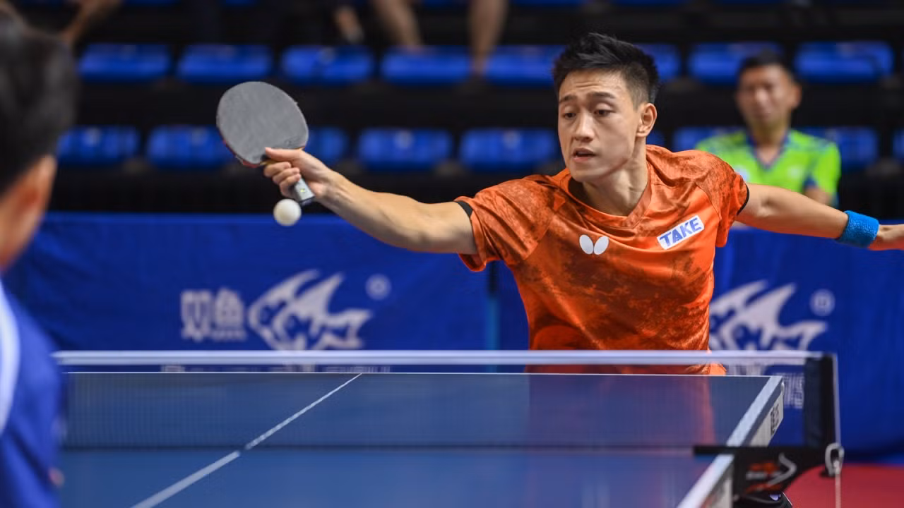 Với kinh nghiệm và bản lĩnh thi đấu vượt trội, Nguyễn Anh Tú dễ dàng giành thắng lợi với tỷ số 3-0 (11-4, 11-7, 11-4) để lọt vào vòng tiếp theo.