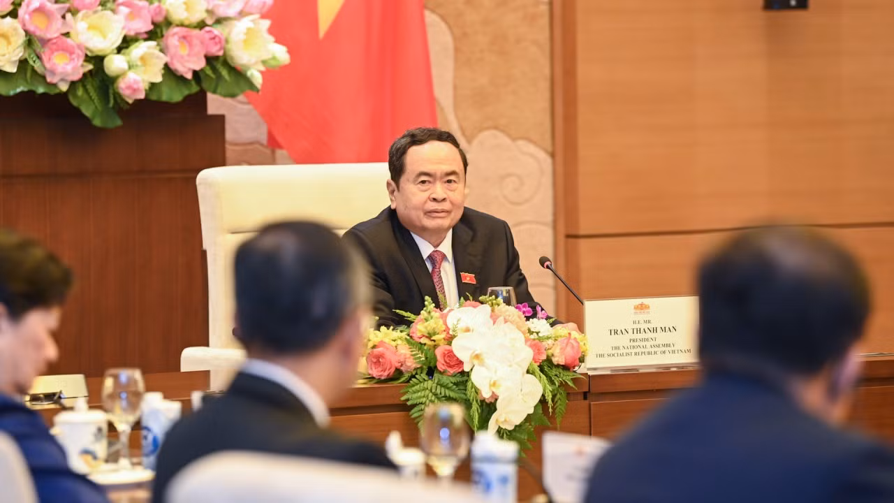 Chủ tịch Quốc hội Trần Thanh Mẫn với Đại sứ, Đại biện các nước ASEAN và Timor-Leste tại cuộc tiếp.